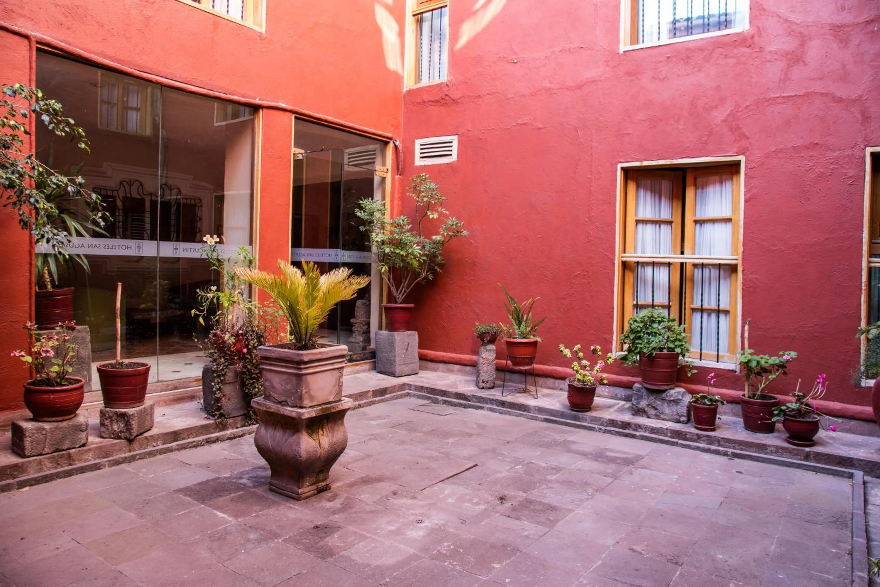 Patio in San Agustin Internacional