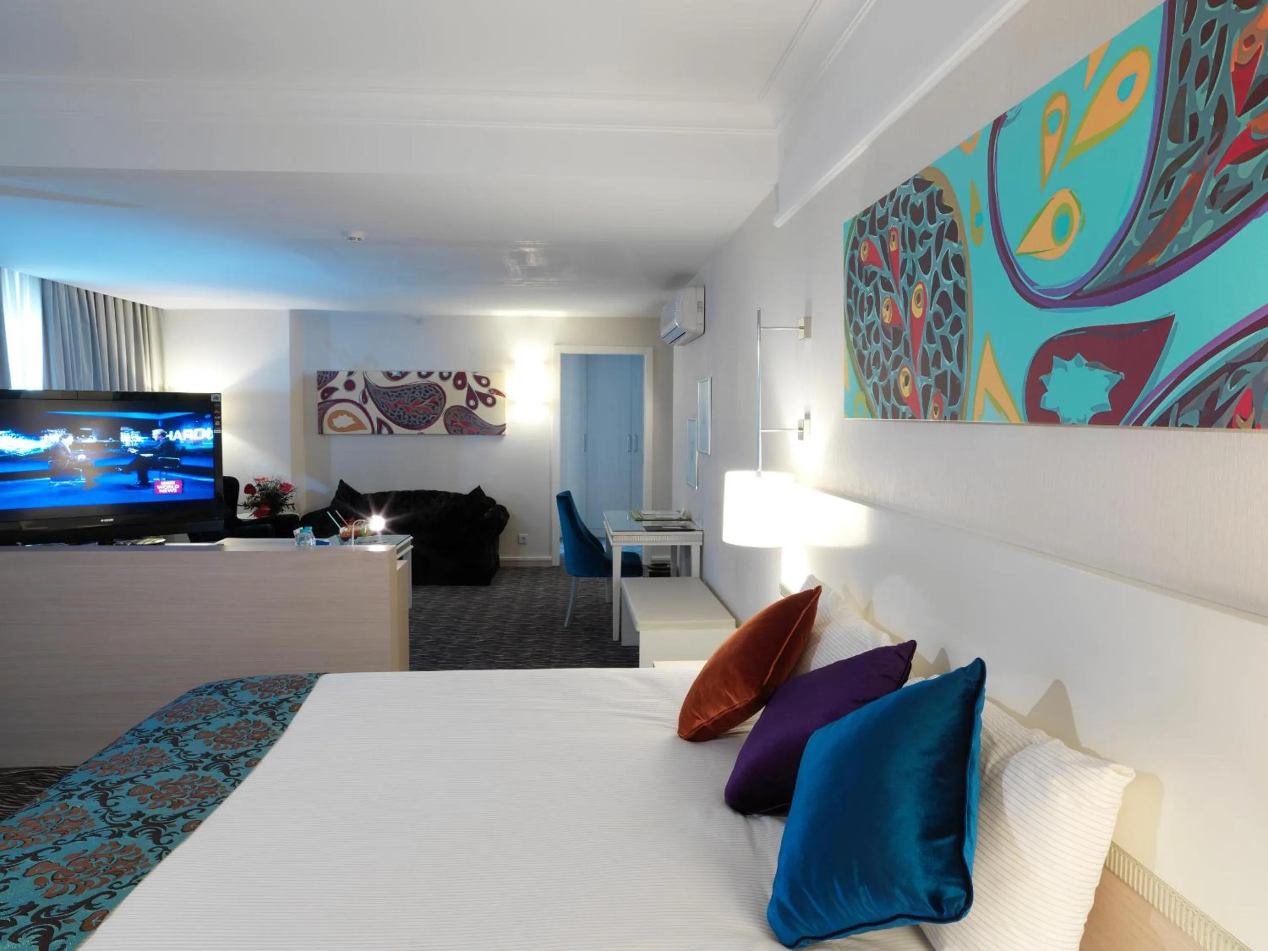 Photo of the whole room in Pasapark Karatay Hotel