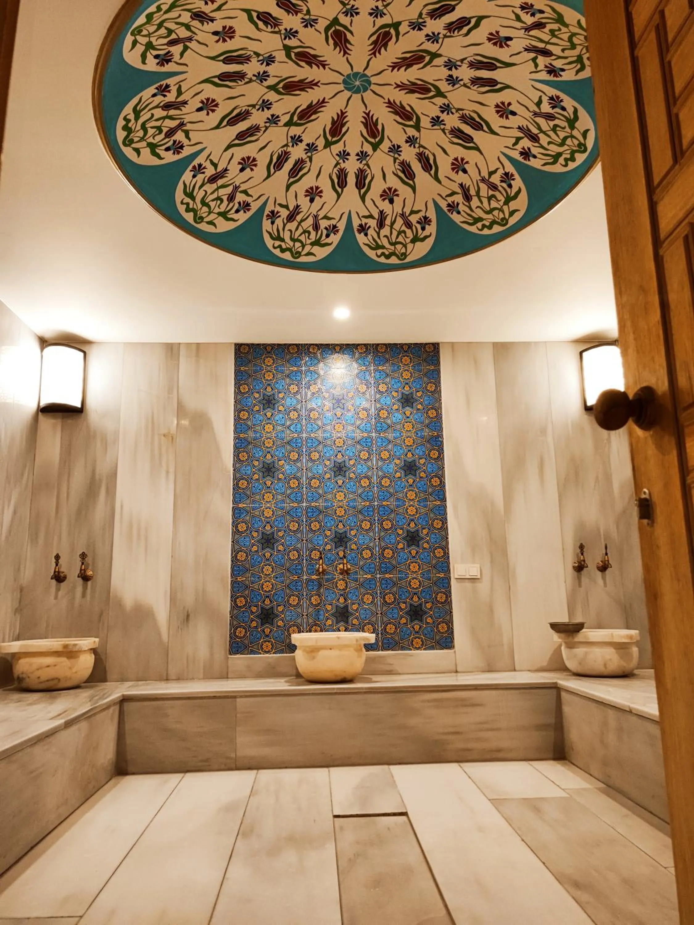 Public Bath in Pasapark Karatay Hotel