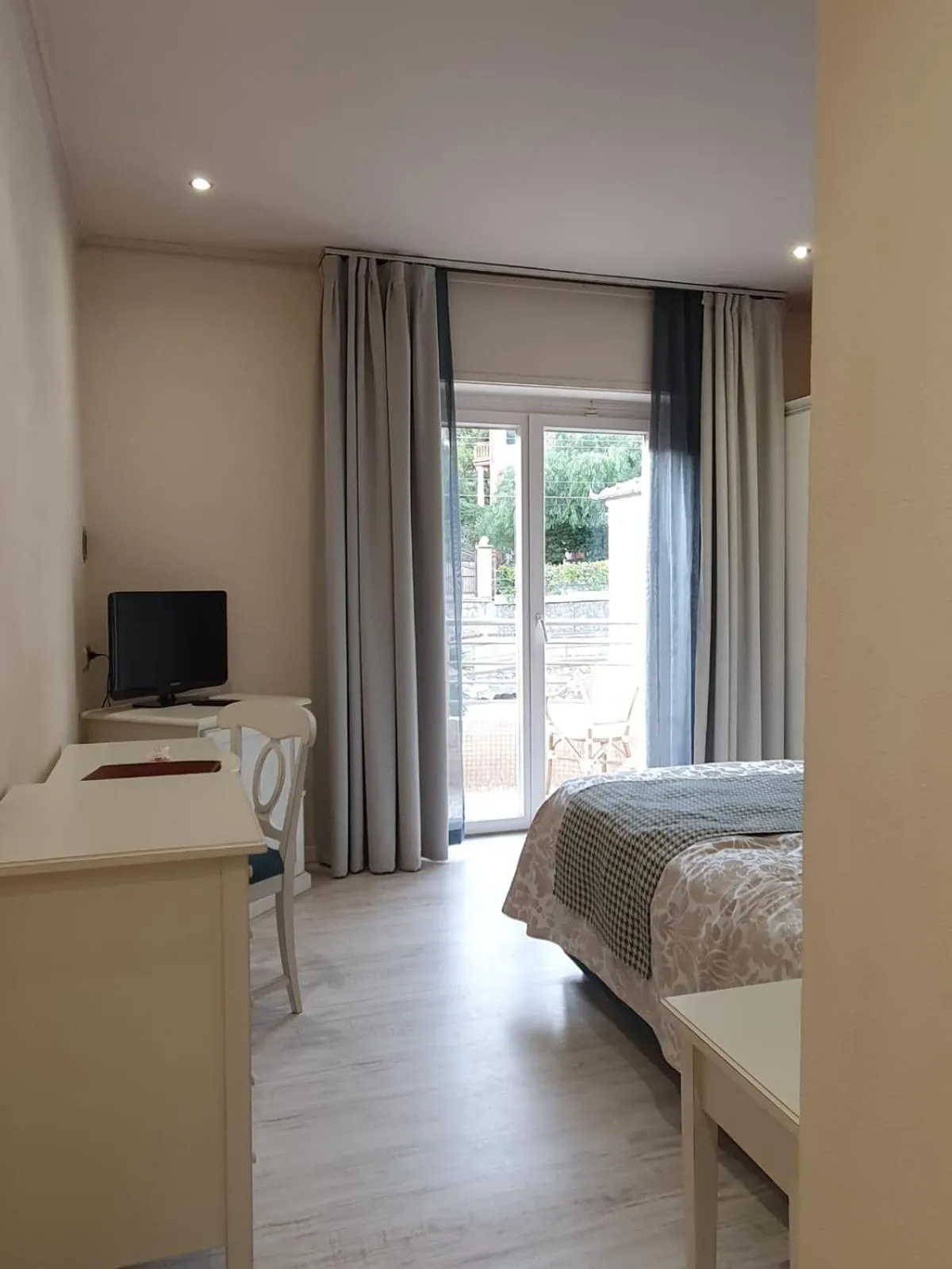 Bedroom, Bed in Hotel Regina