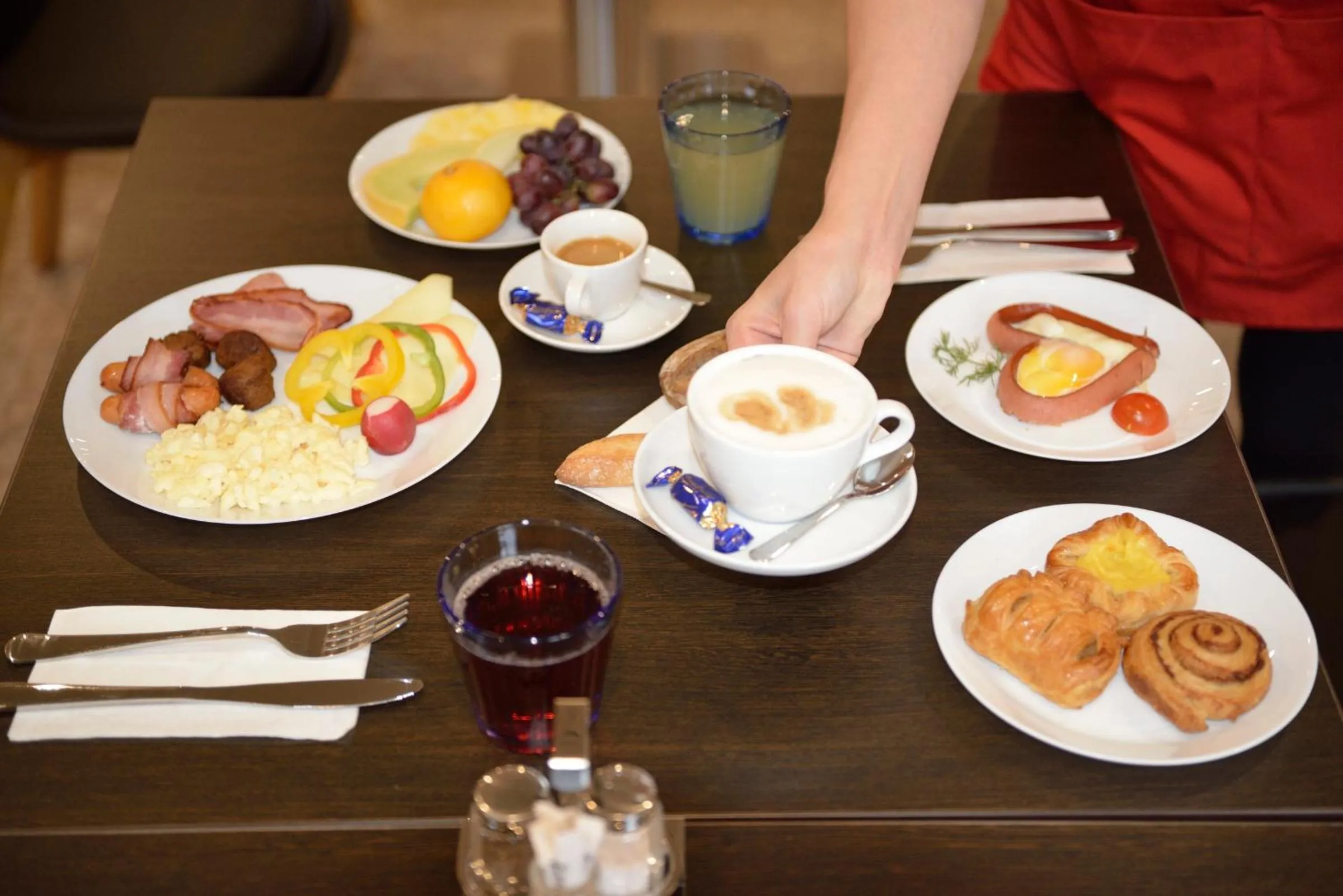 Food and drinks in Hotell Nova