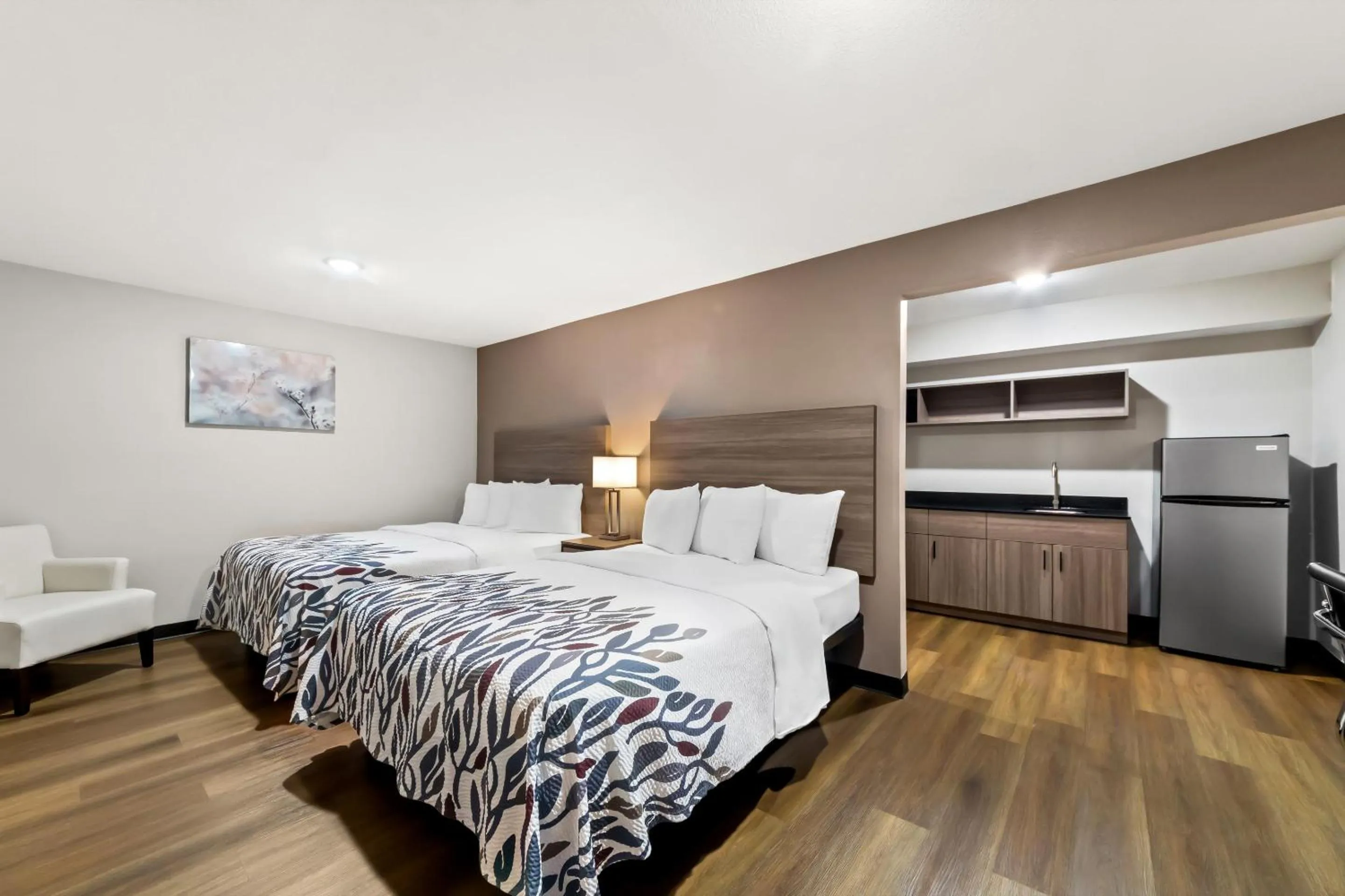 Photo of the whole room, Bed in Red Roof Inn Del Rio