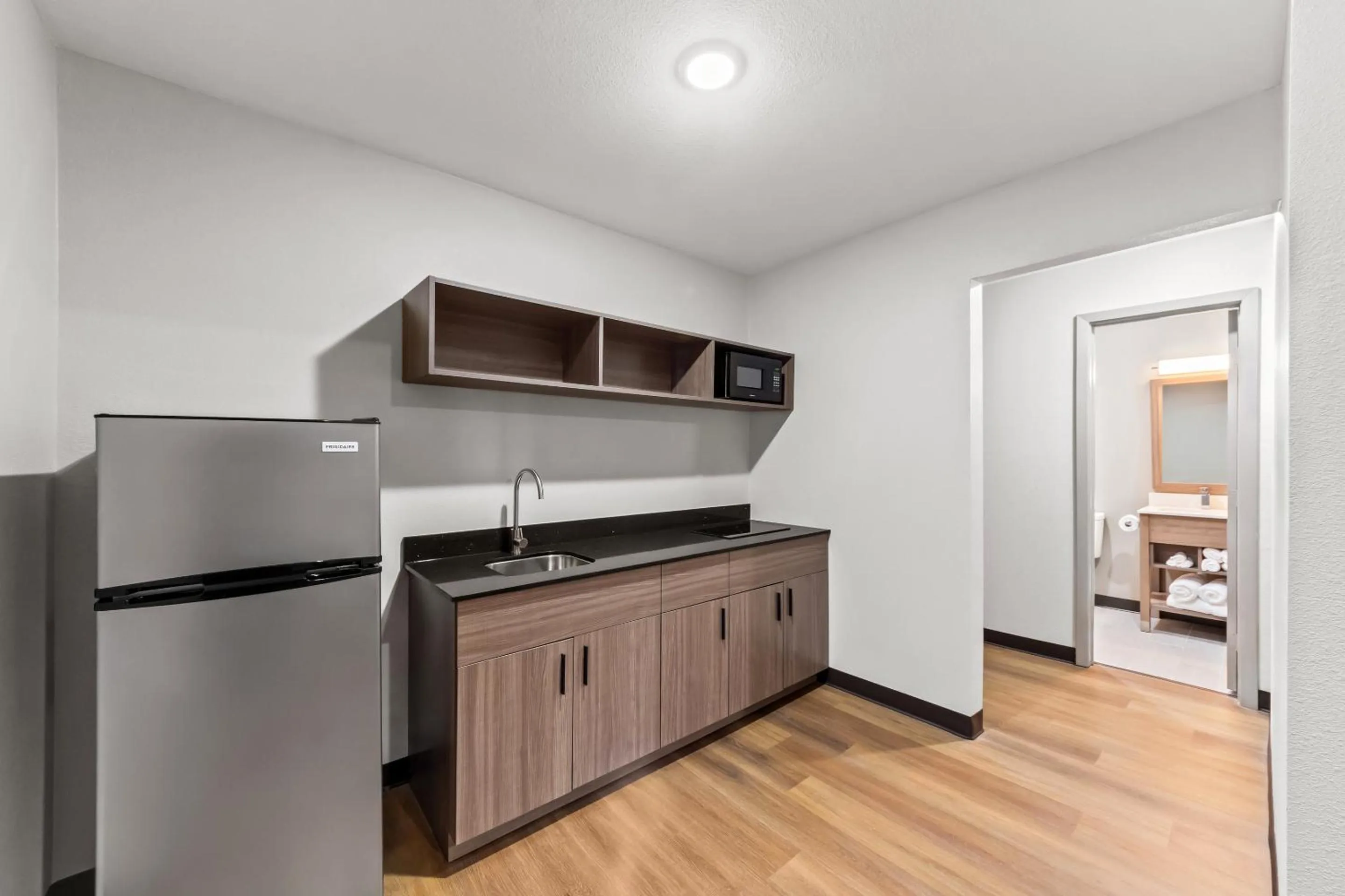 Bedroom in Red Roof Inn Del Rio