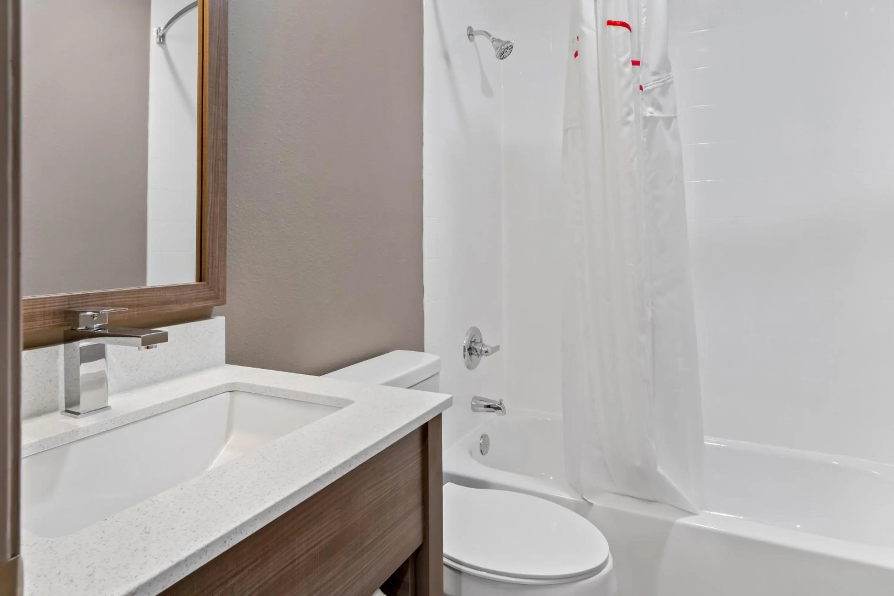 Bathroom in Red Roof Inn Del Rio