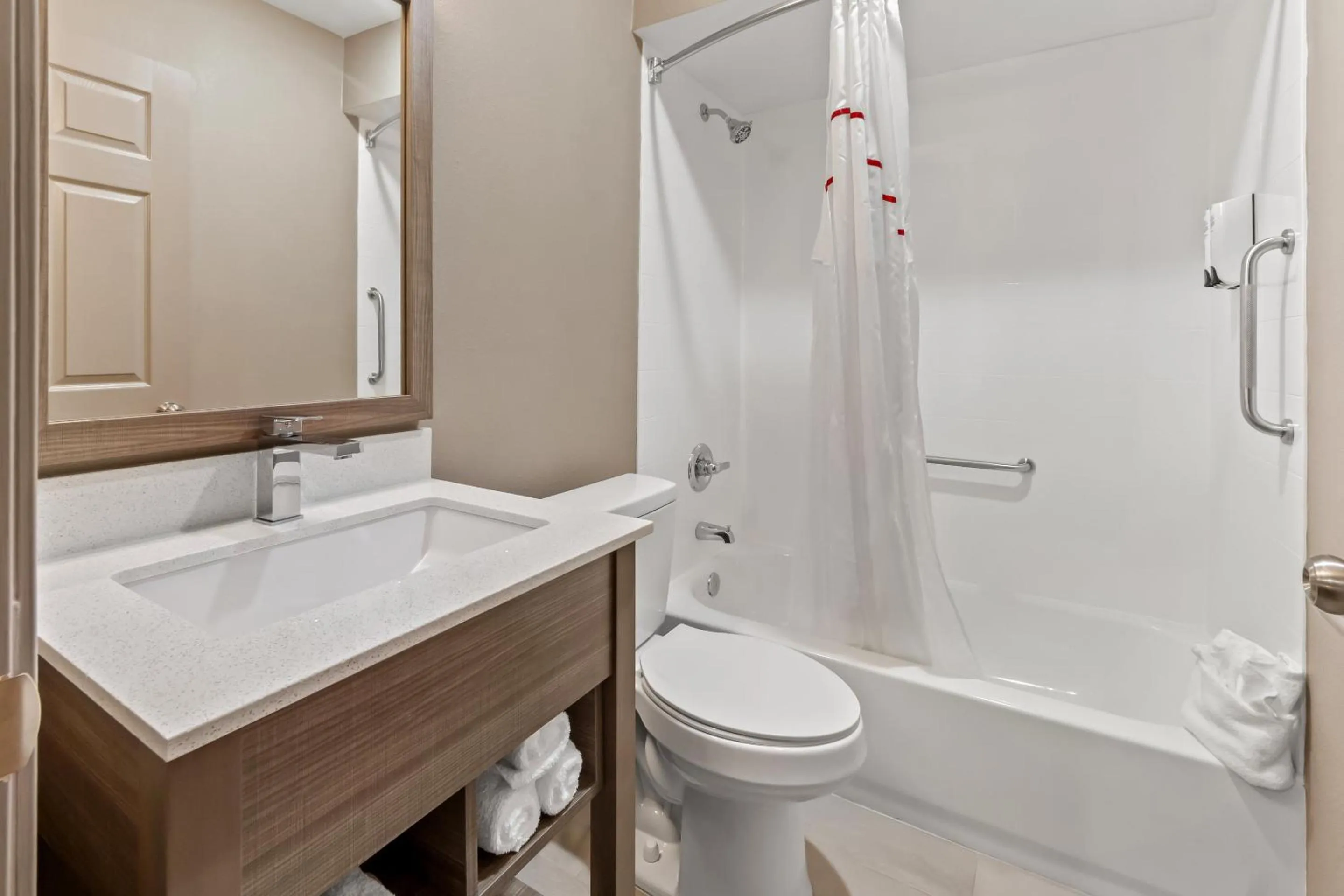 Bathroom in Red Roof Inn Del Rio