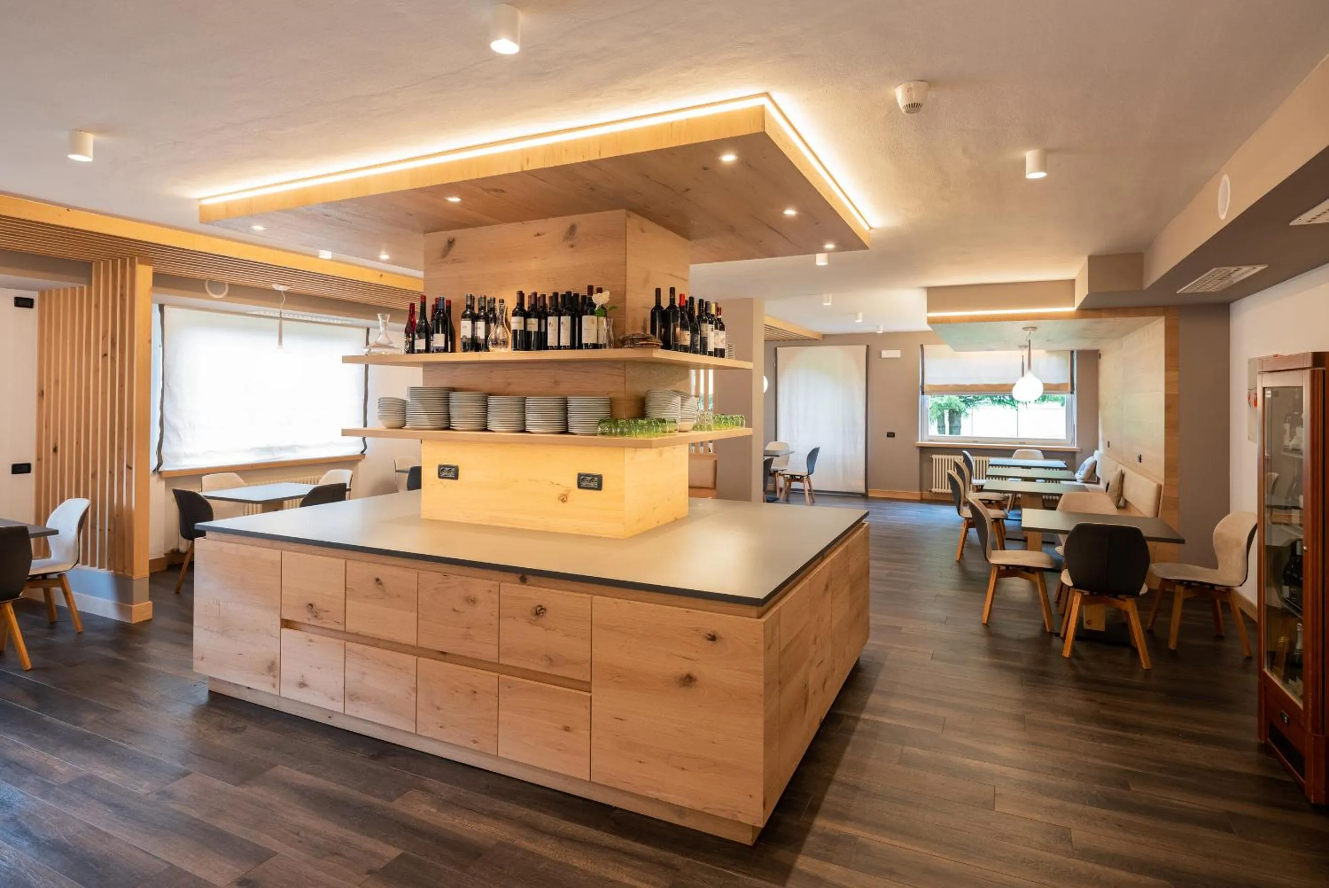 Restaurant/places to eat in X Alp Hotel