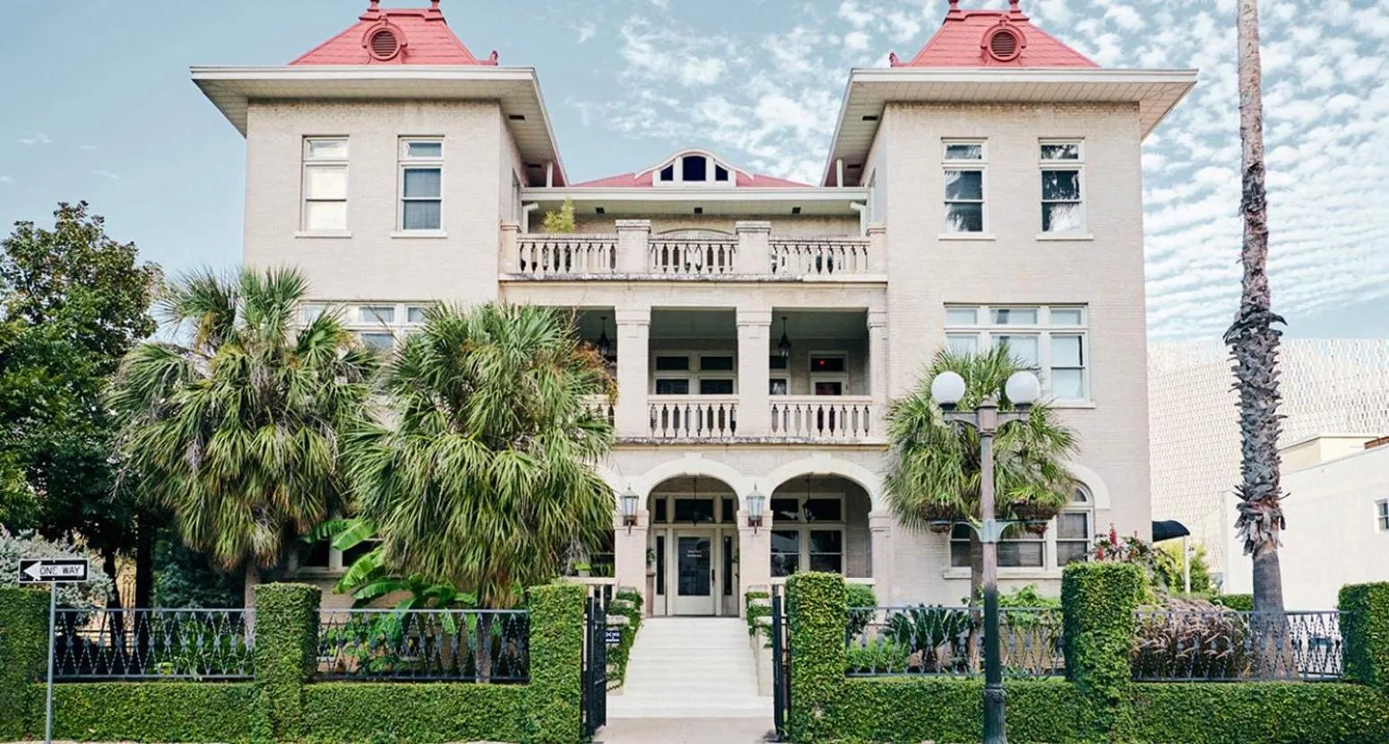 Facade/entrance in Hotel Havana