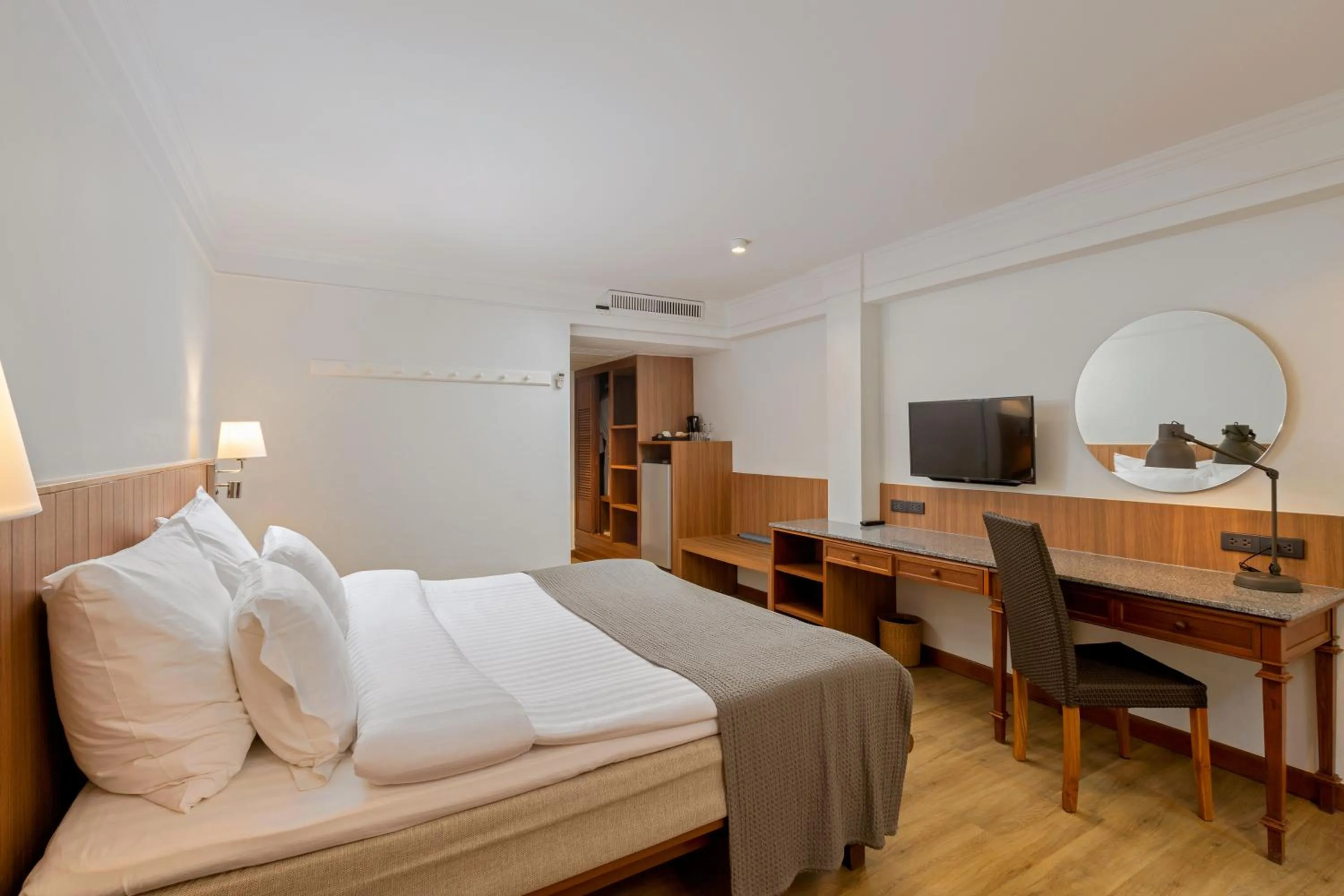 Bedroom, Bed in Sunprime Kamala Beach