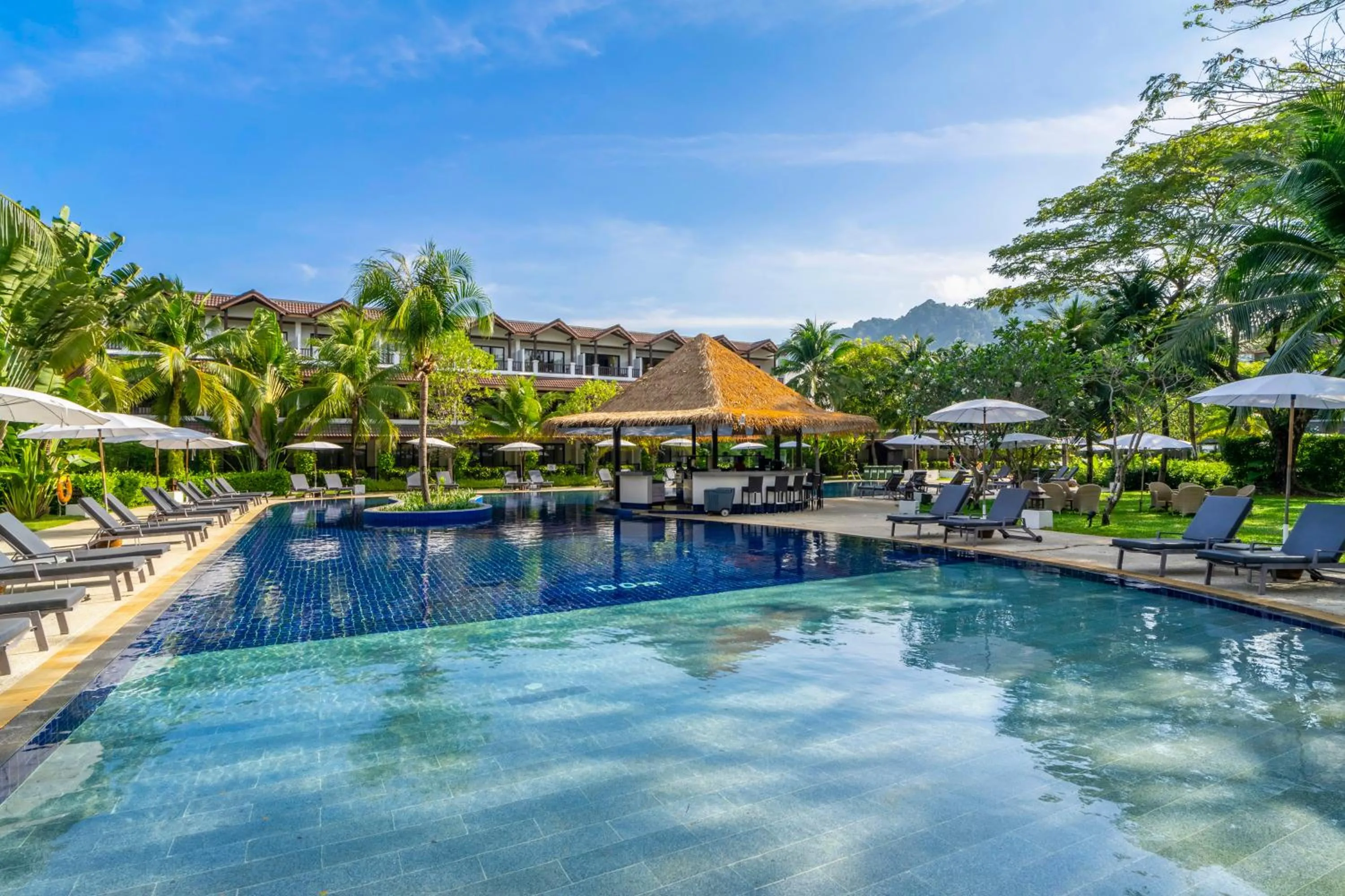 Swimming pool in Sunprime Kamala Beach