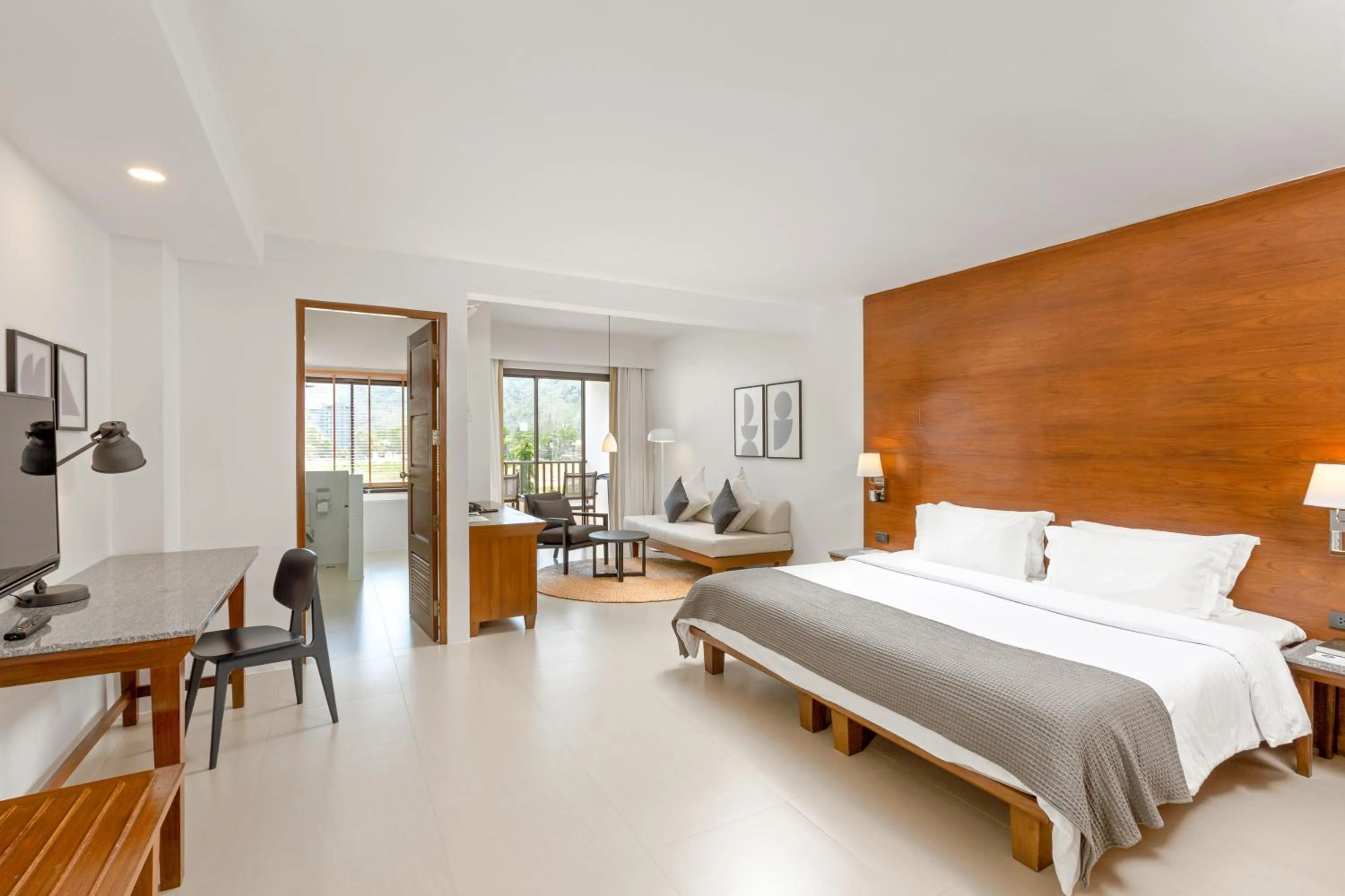 Photo of the whole room, Bed in Sunprime Kamala Beach