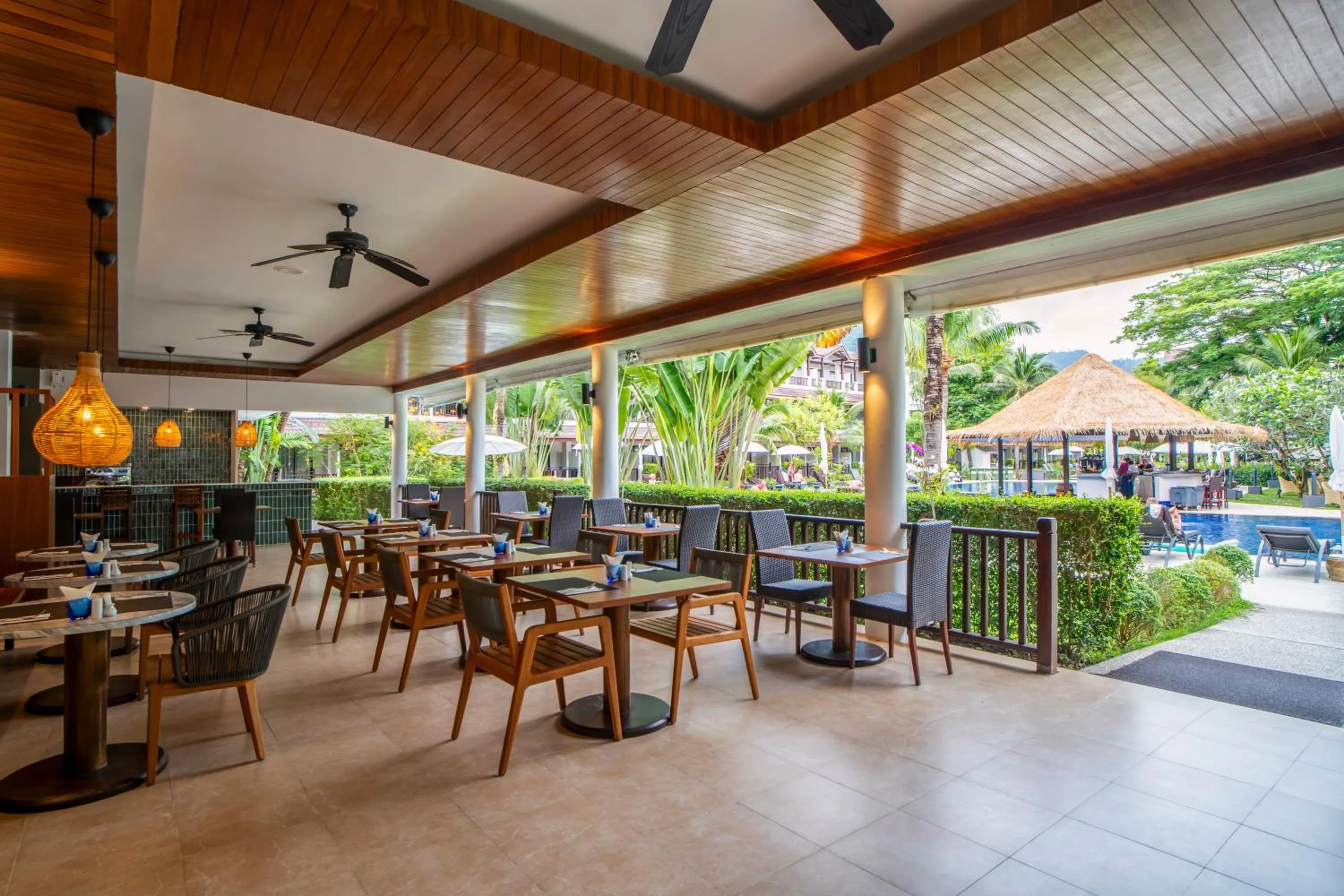 Restaurant/places to eat in Sunprime Kamala Beach
