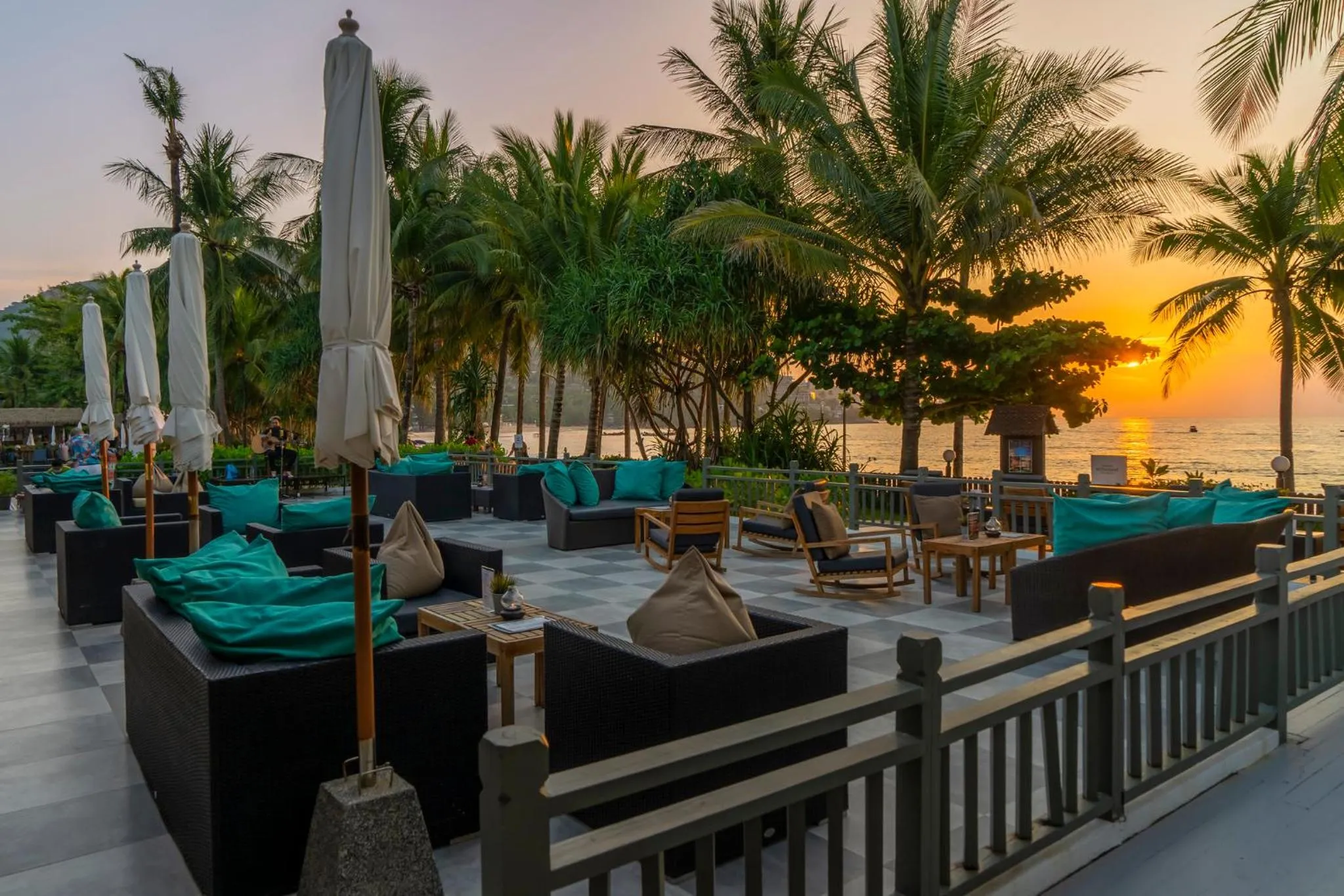 Restaurant/places to eat in Sunprime Kamala Beach