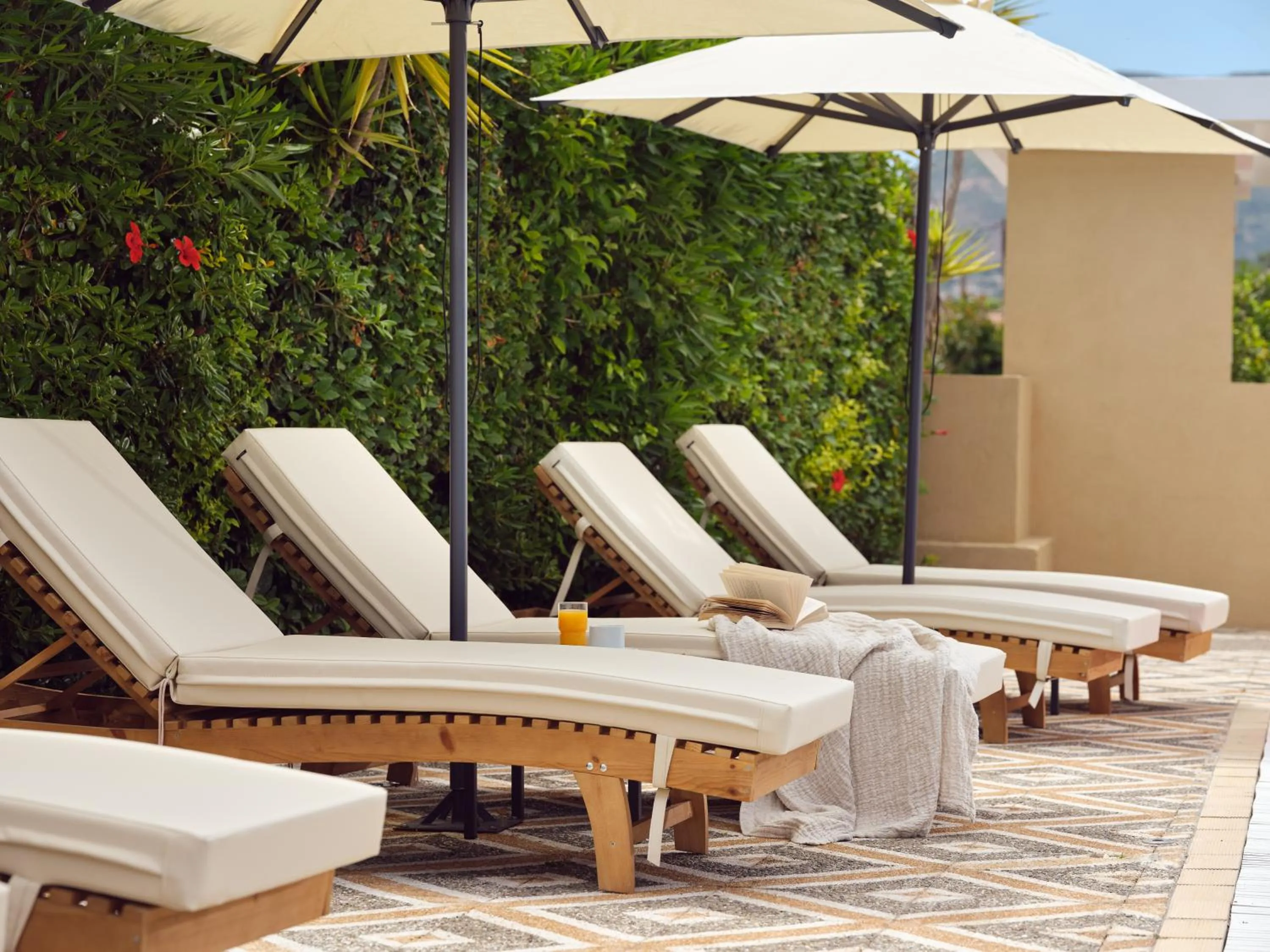 Swimming pool in Cactus Hotel