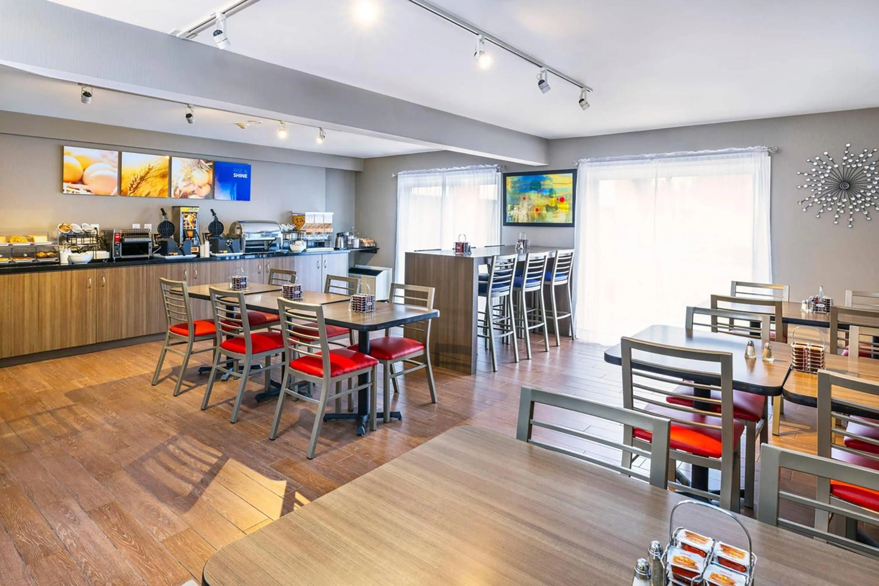 Breakfast in Comfort Inn Airport East