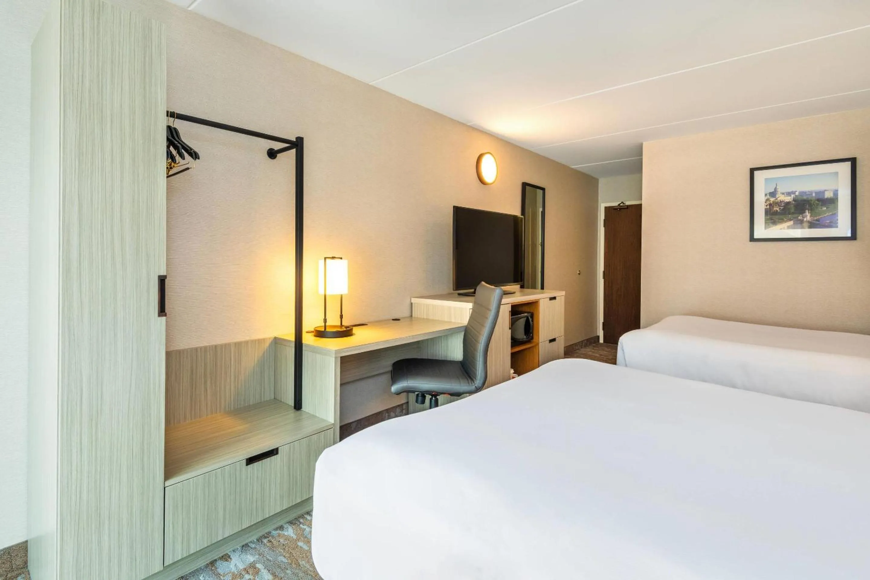 Bedroom, Bed in Comfort Inn Airport East