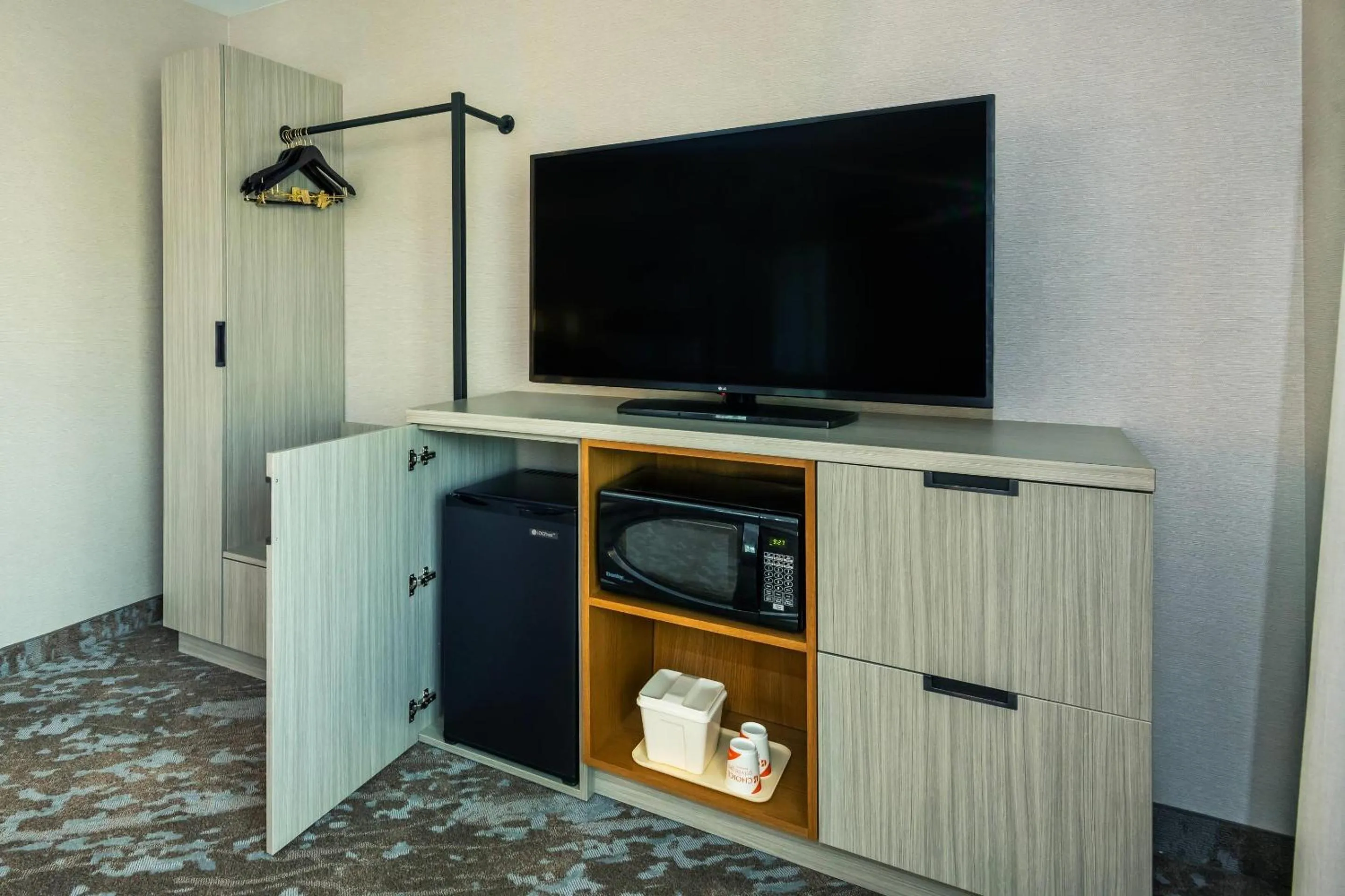 Bedroom in Comfort Inn Airport East