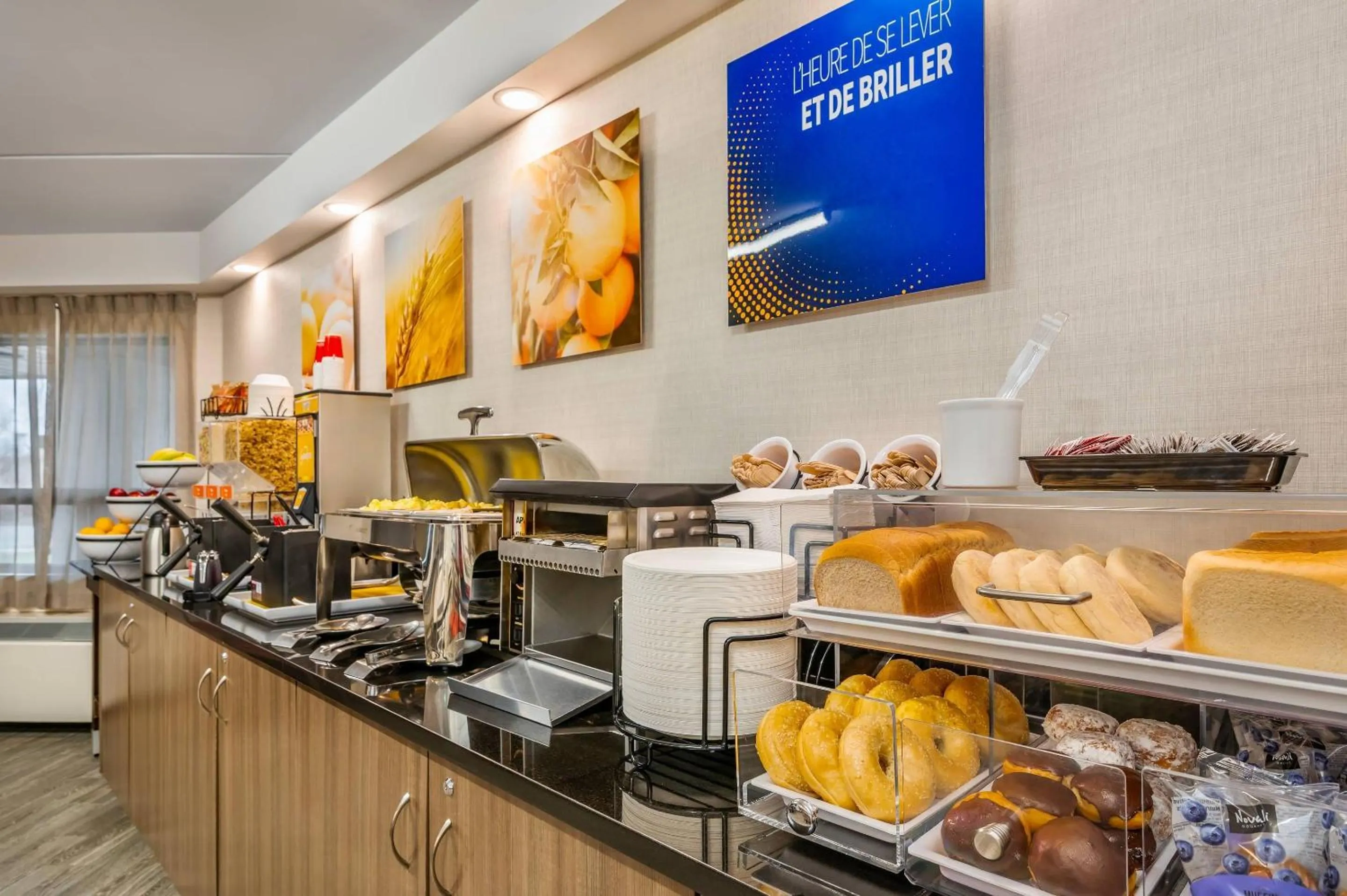 Breakfast in Comfort Inn Airport East