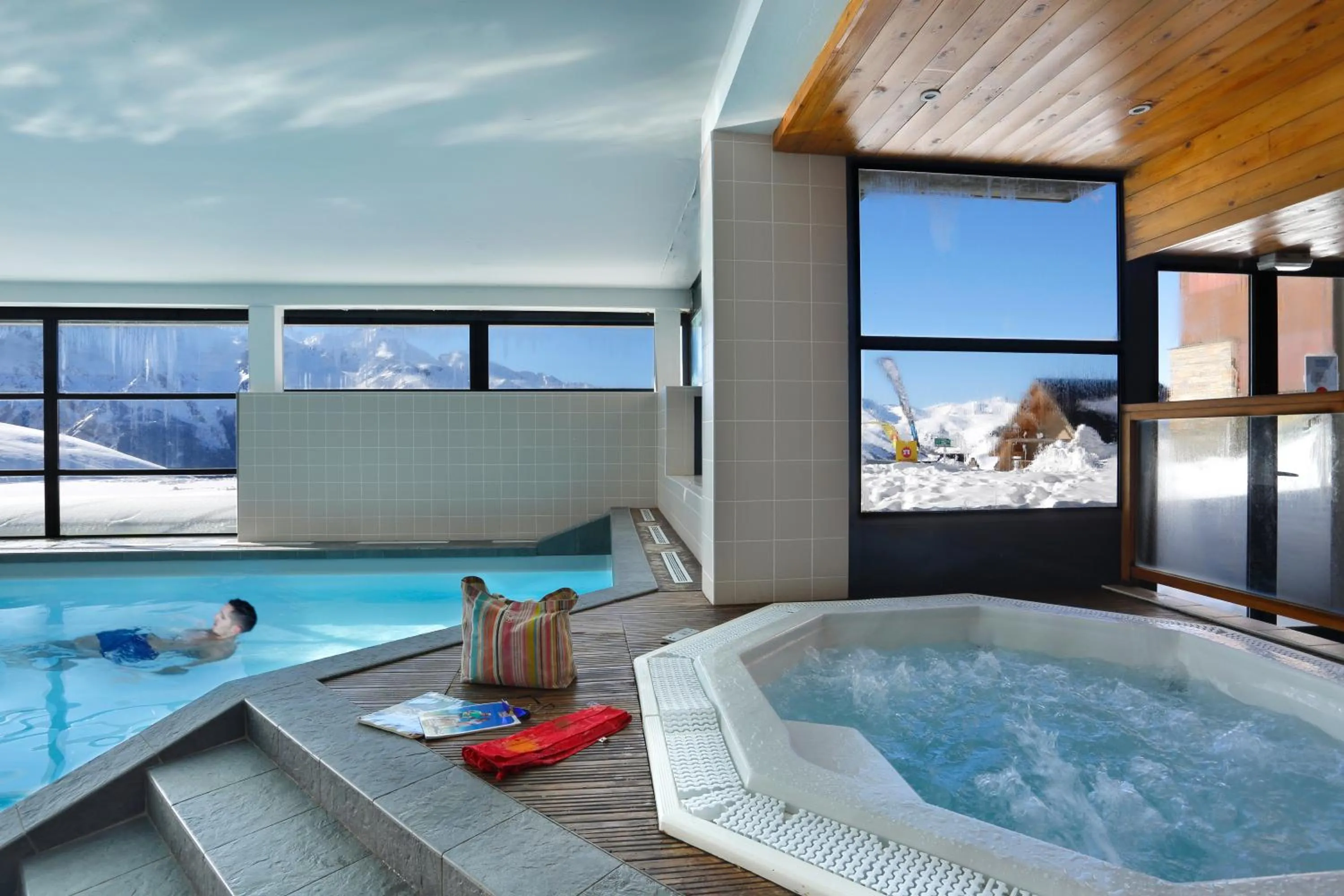 Hot Tub in Résidence Goélia Le Hameau de Balestas