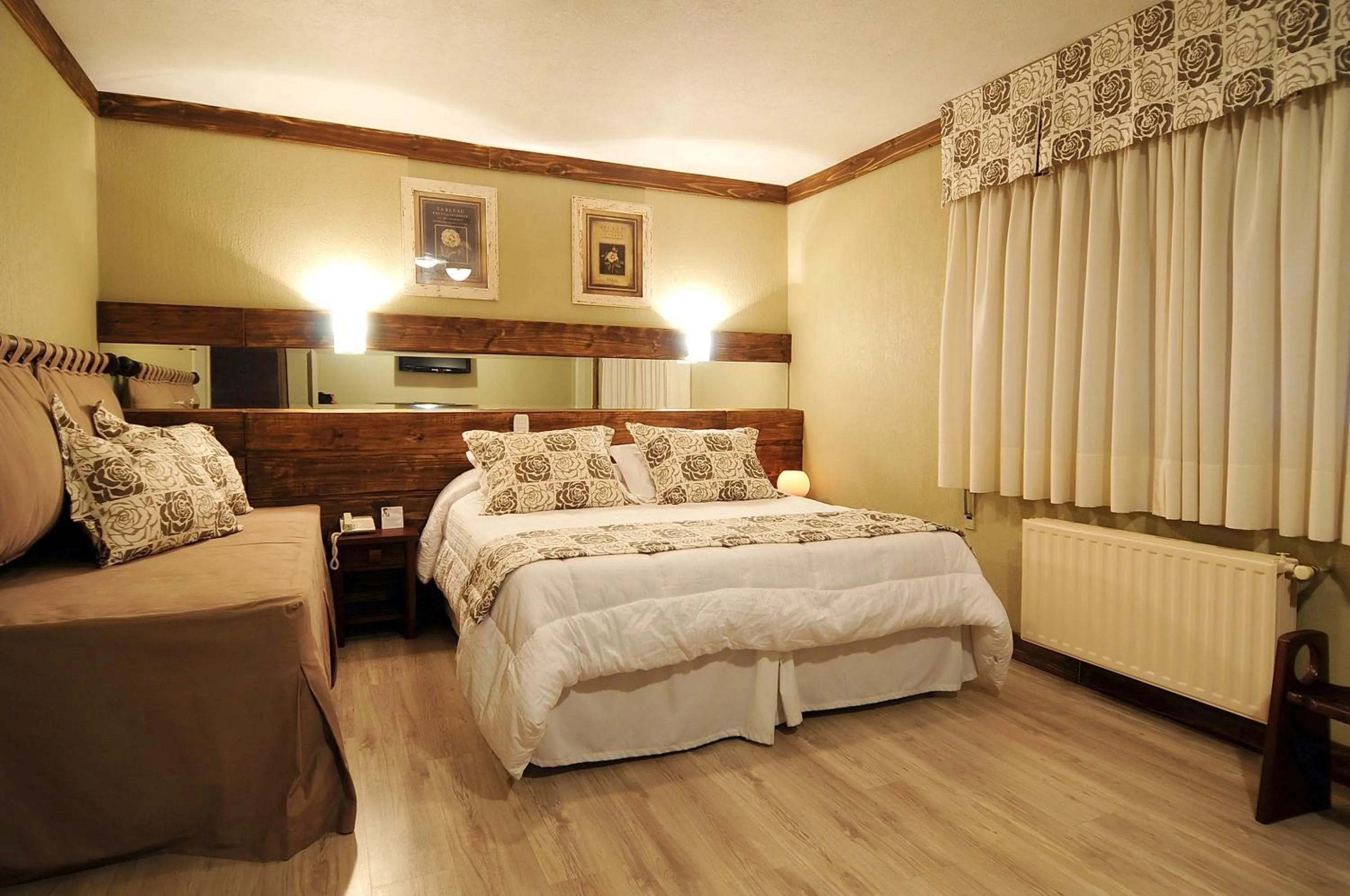 Bedroom, Bed in Sky Centro Hotel & SPA