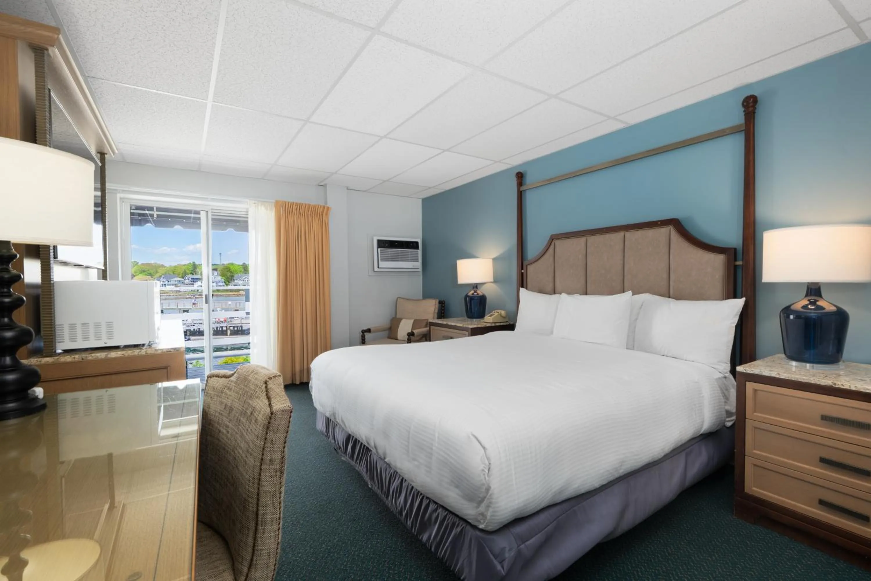 Photo of the whole room, Bed in Boothbay Harbor Inn