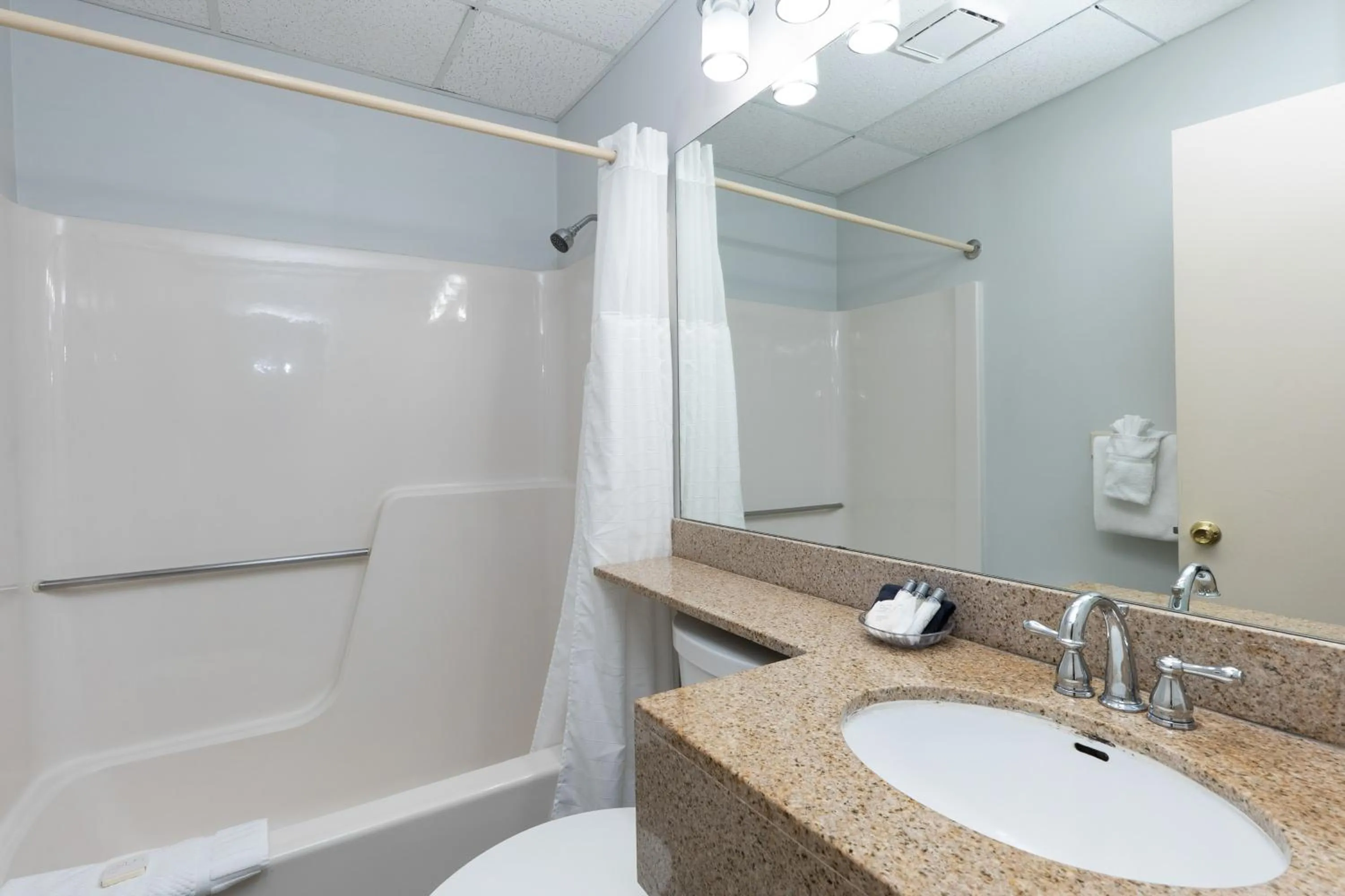 Shower in Boothbay Harbor Inn