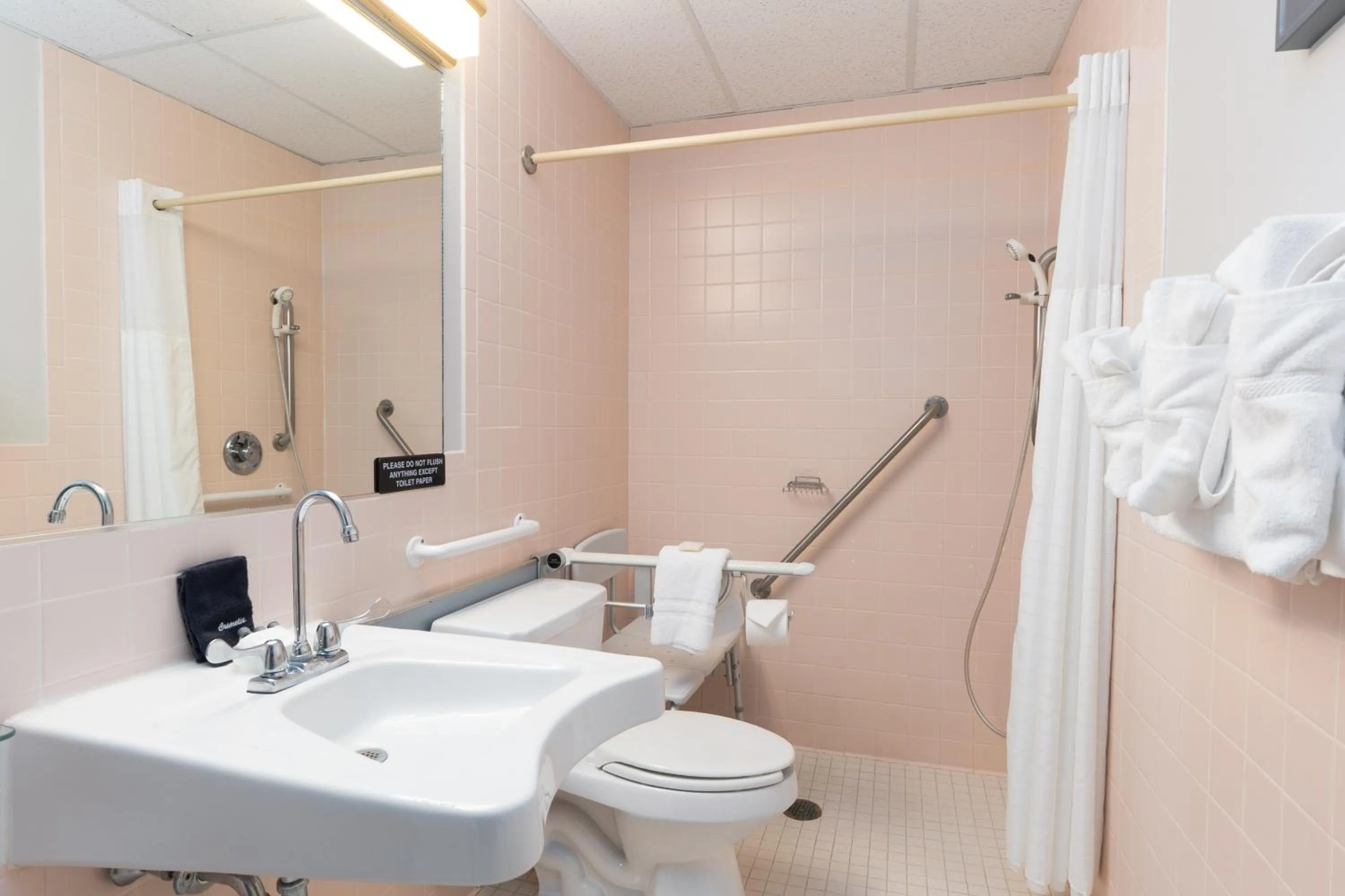 Bathroom in Boothbay Harbor Inn