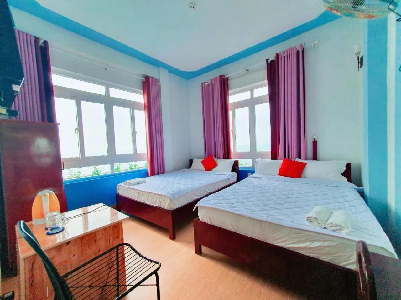 Property building, Bed in Thanh Tran Guesthouse Lý Sơn