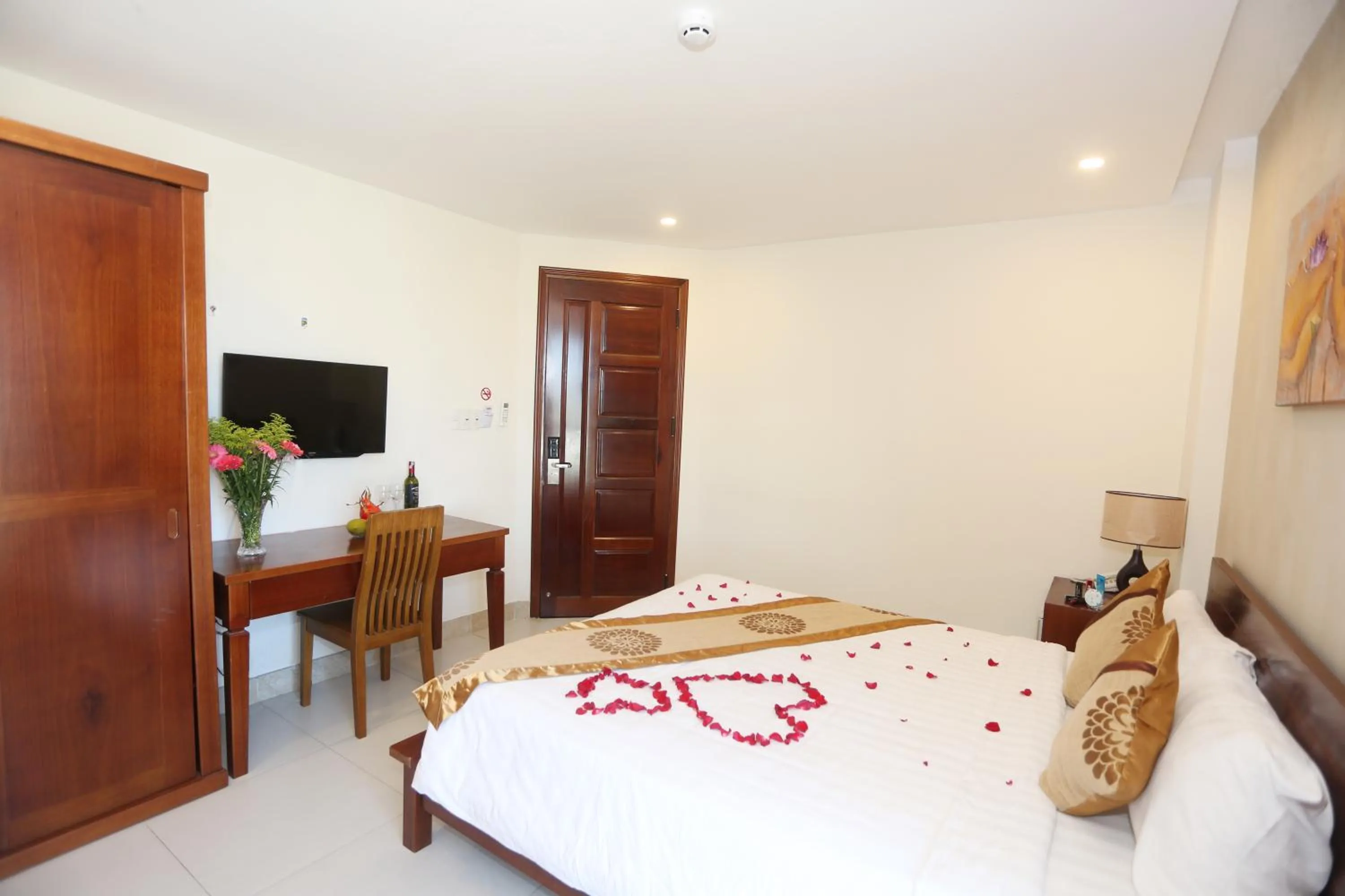 Photo of the whole room, Bed in Son Tra Green Hotel & Apartment