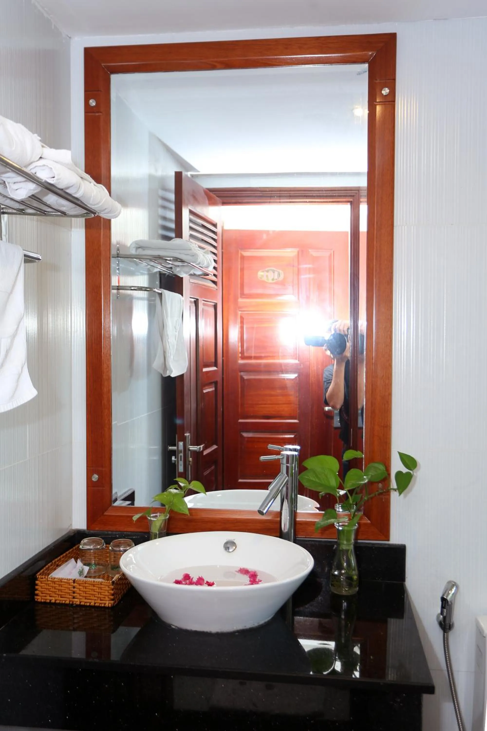Bathroom in Son Tra Green Hotel & Apartment