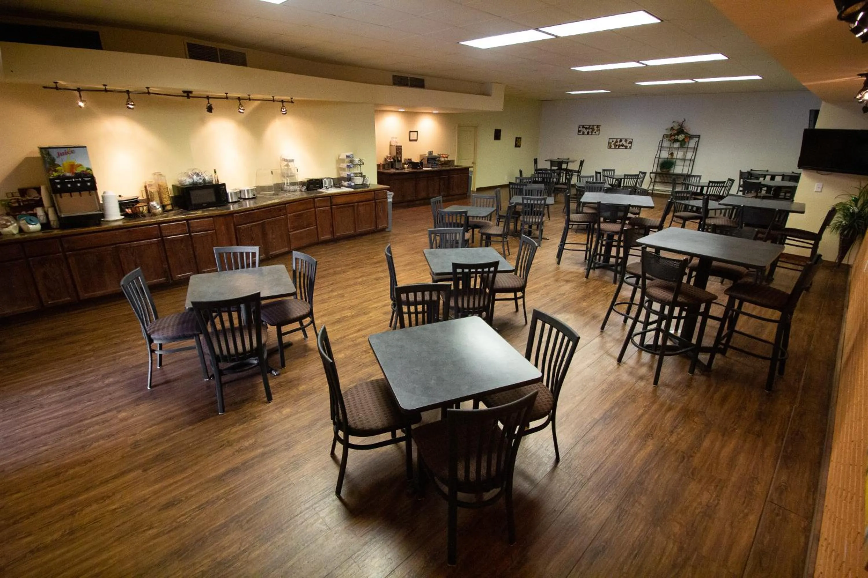 Restaurant/places to eat in FairBridge Extended Stay, a Kitchenette Hotel