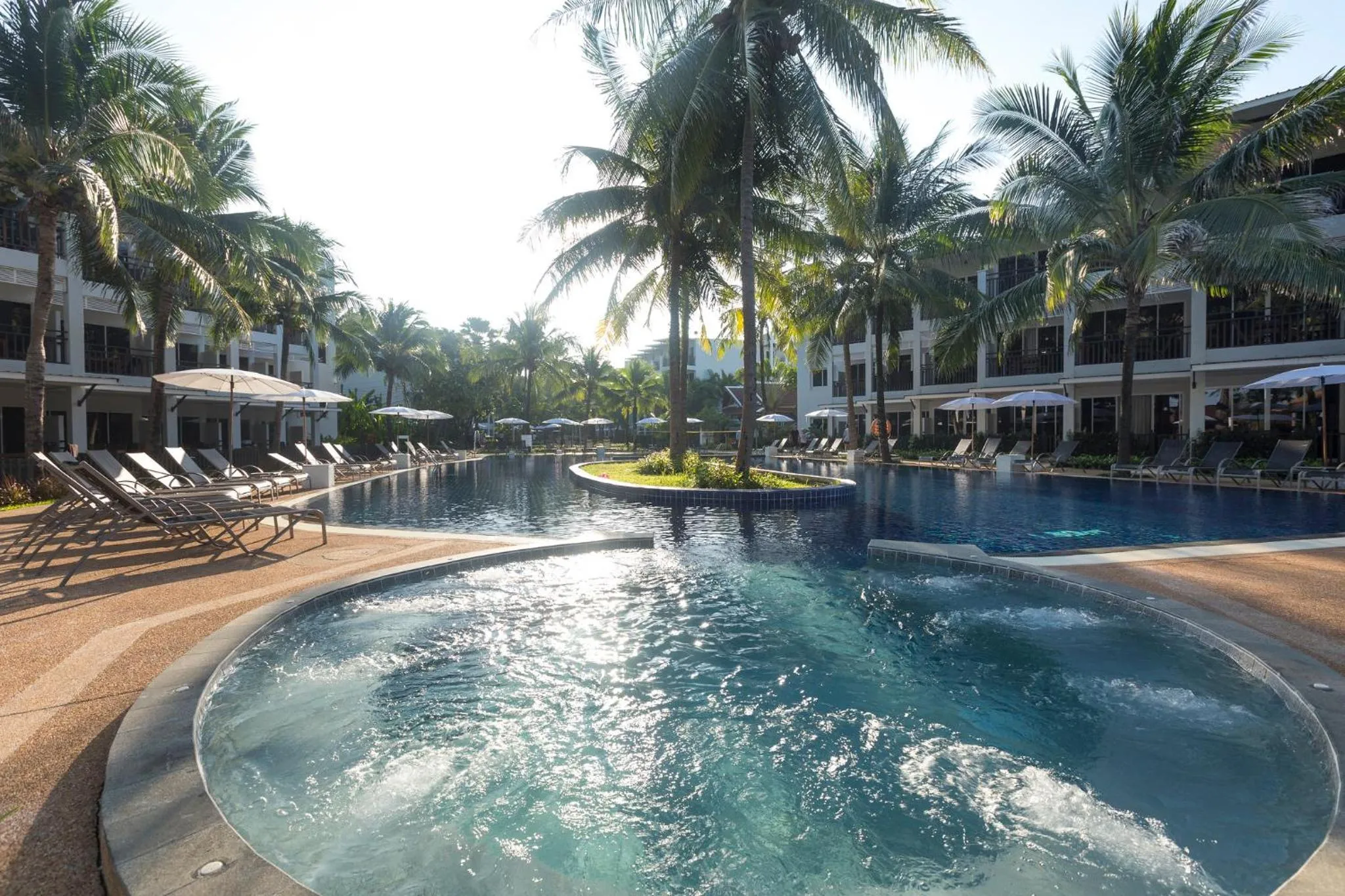 Swimming pool in Sunwing Bangtao Beach