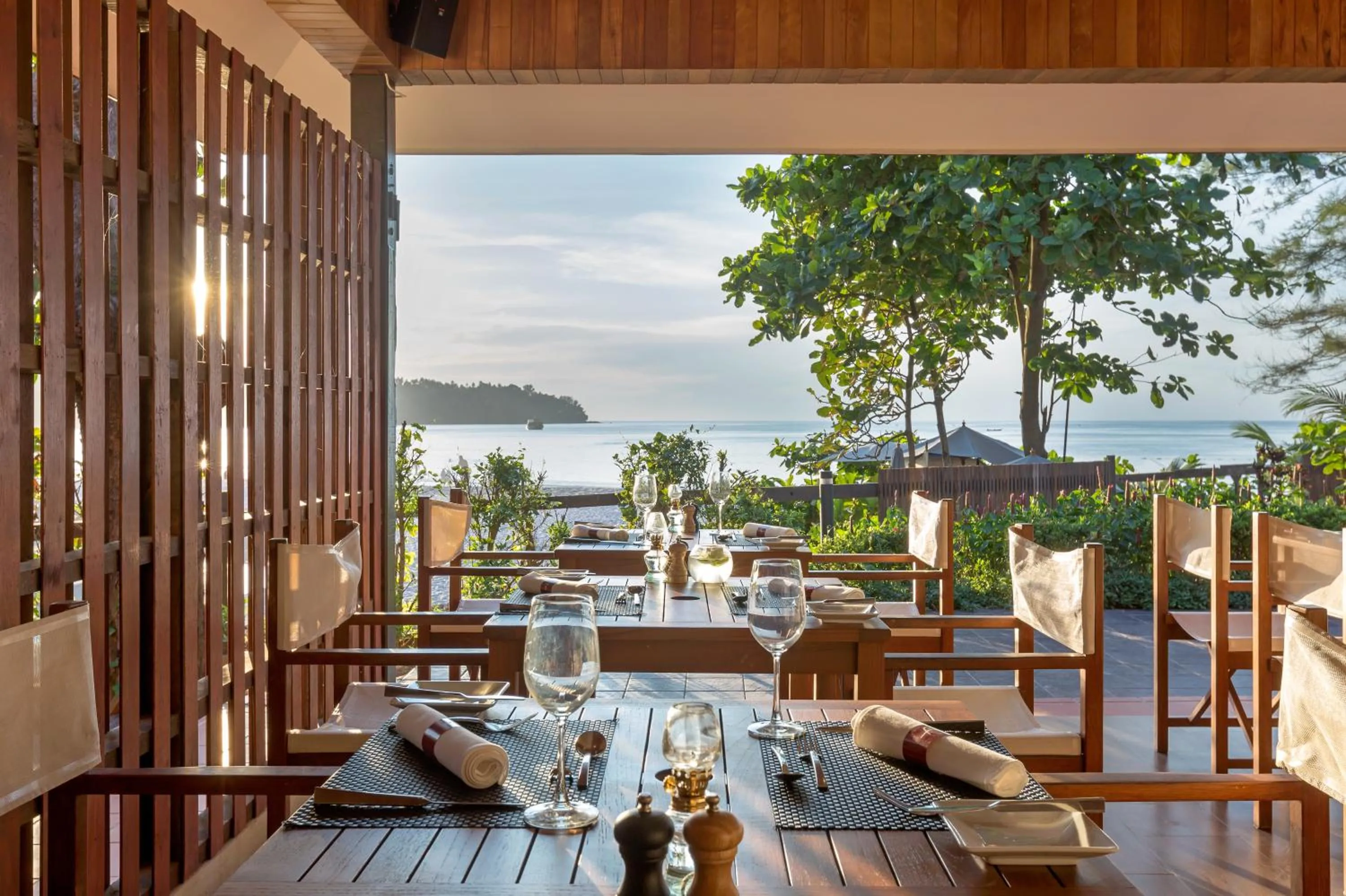 Restaurant/places to eat in Sunwing Bangtao Beach