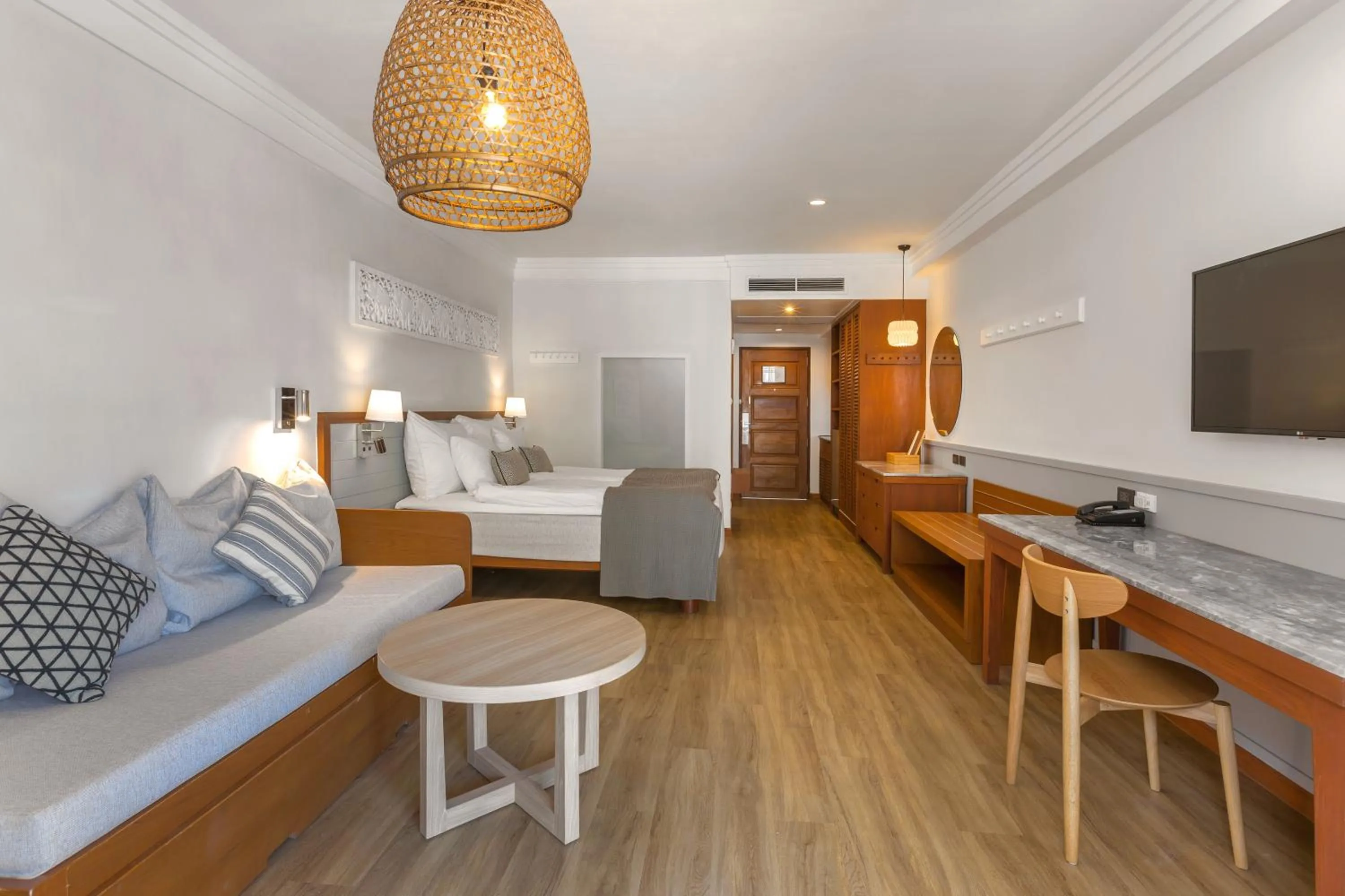 Decorative detail in Sunwing Bangtao Beach