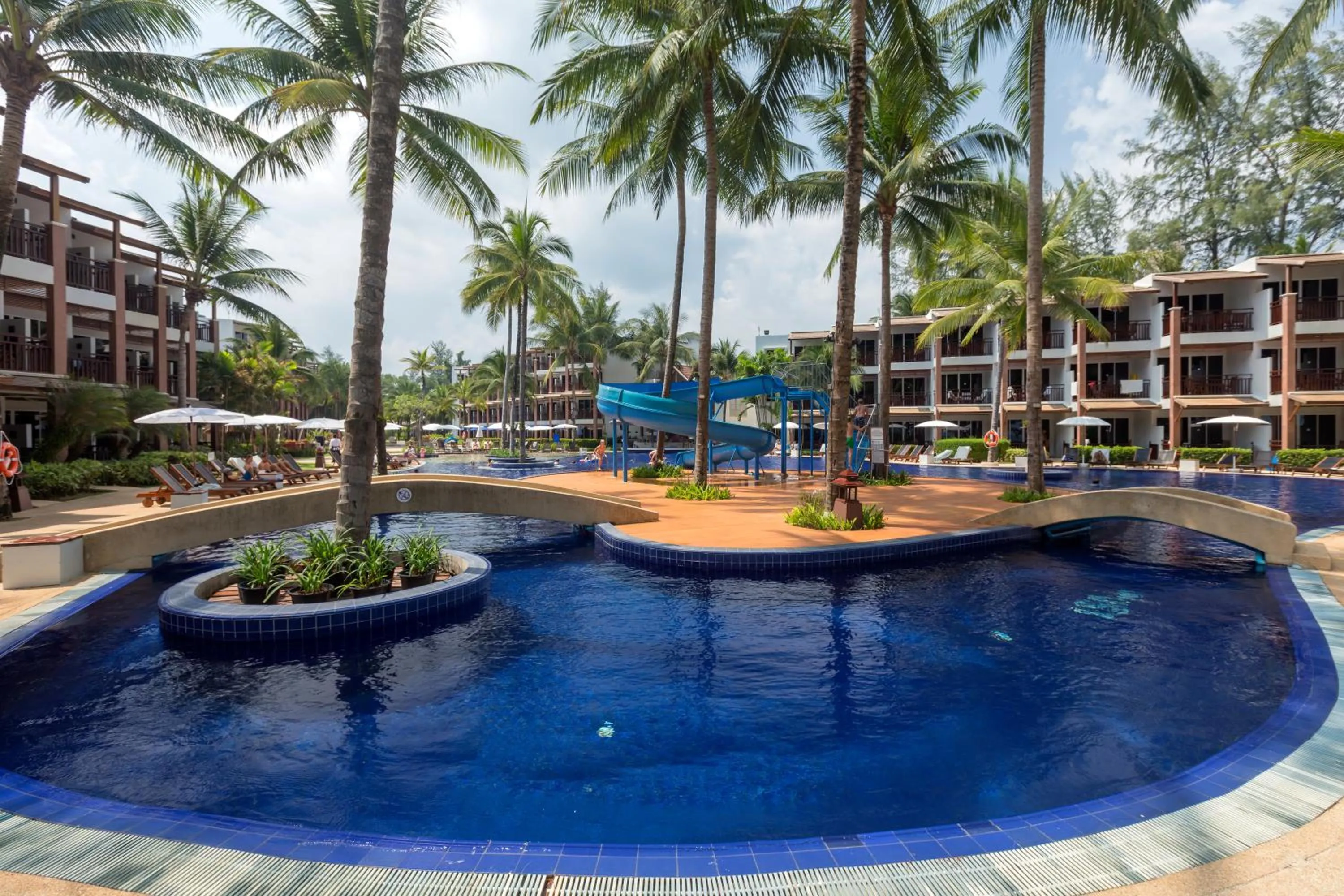 Property building in Sunwing Bangtao Beach