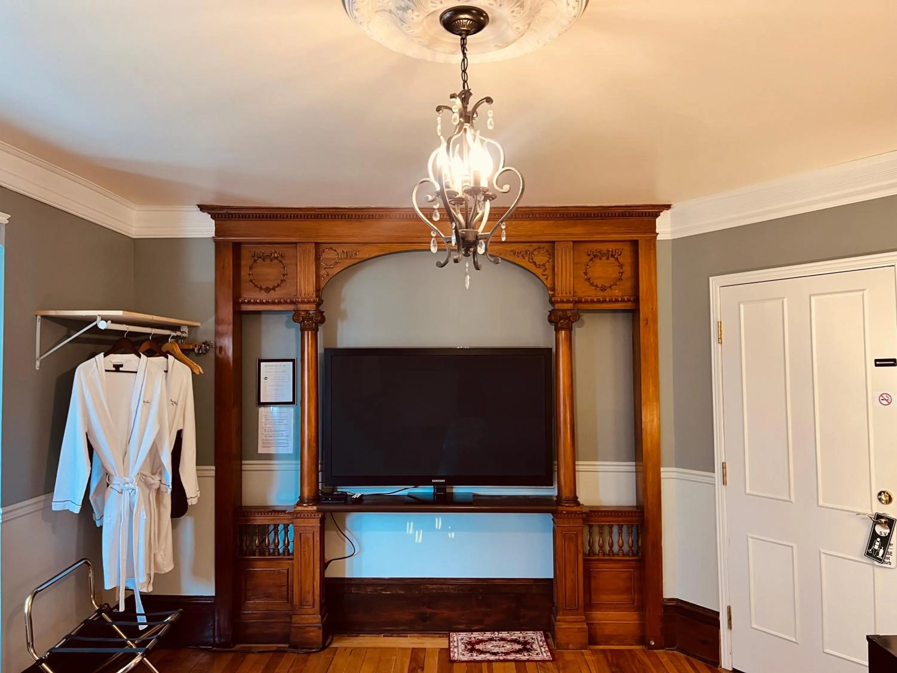 TV and multimedia in Le Chateau du Lac