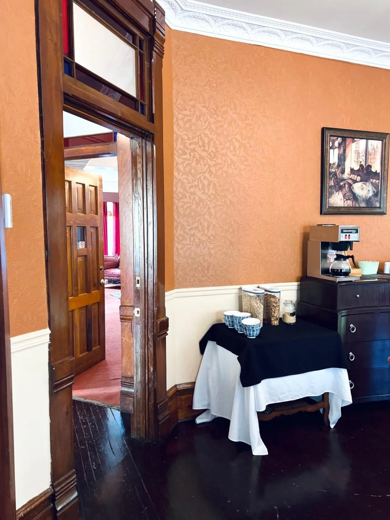 Restaurant/places to eat in Le Chateau du Lac