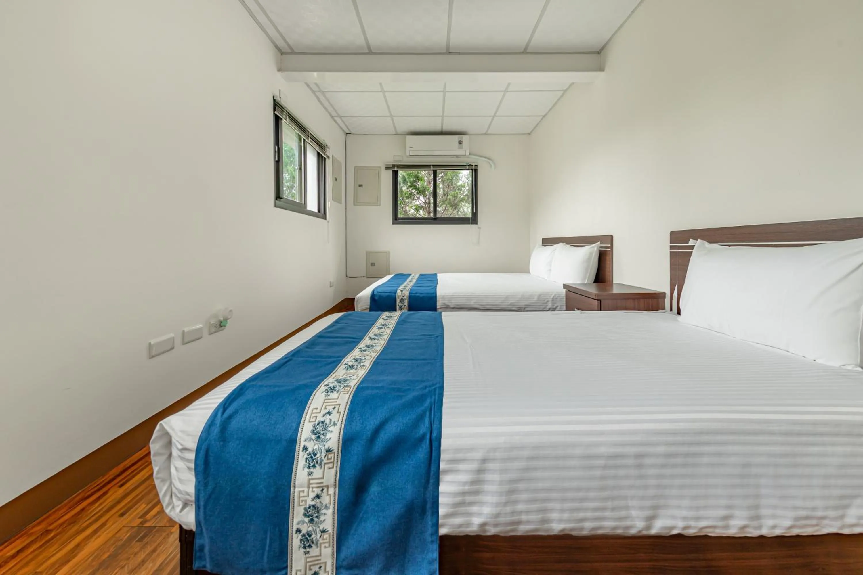 Bed in Sun Moon Lake Jinlongshan BnB