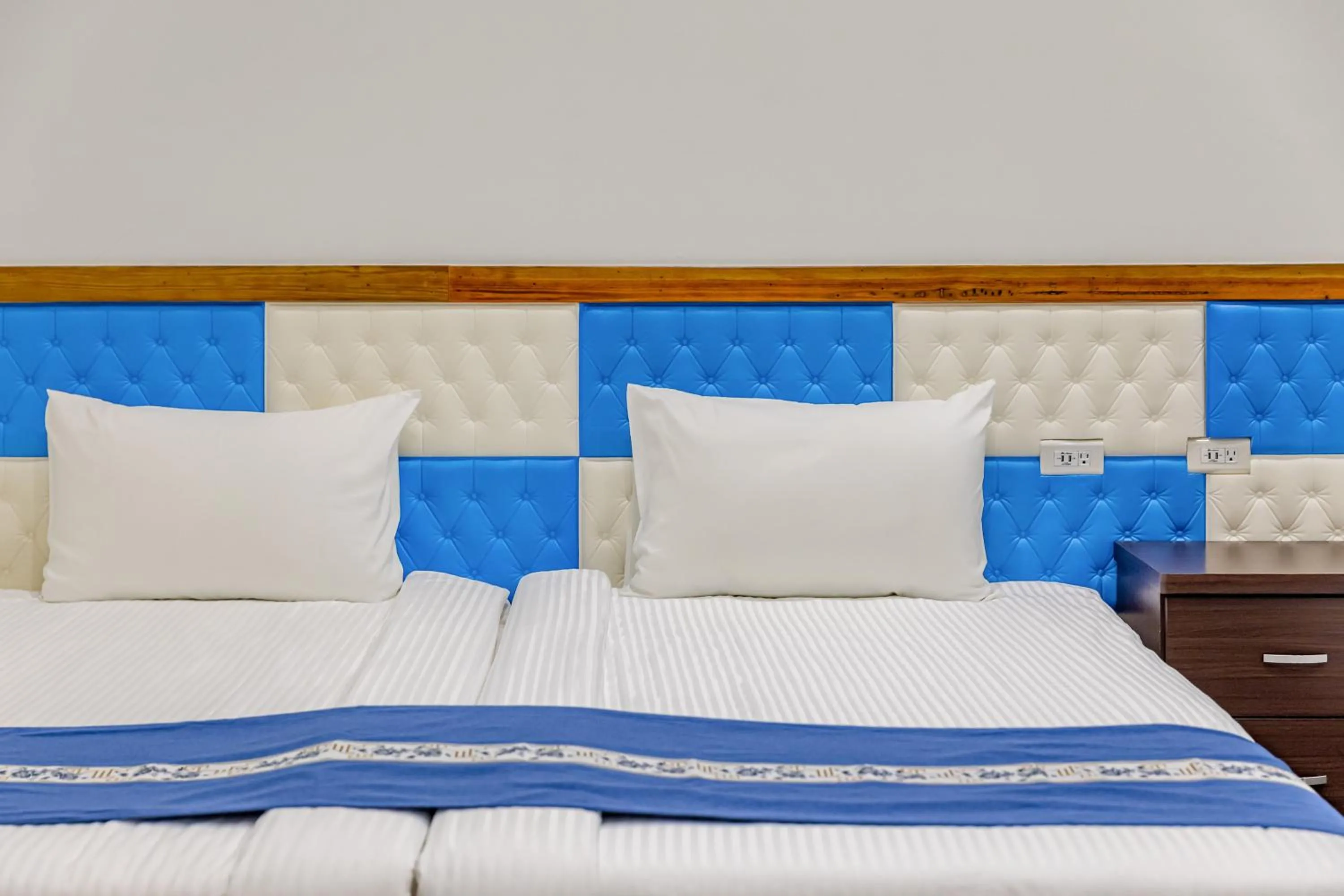 Bed in Sun Moon Lake Jinlongshan BnB