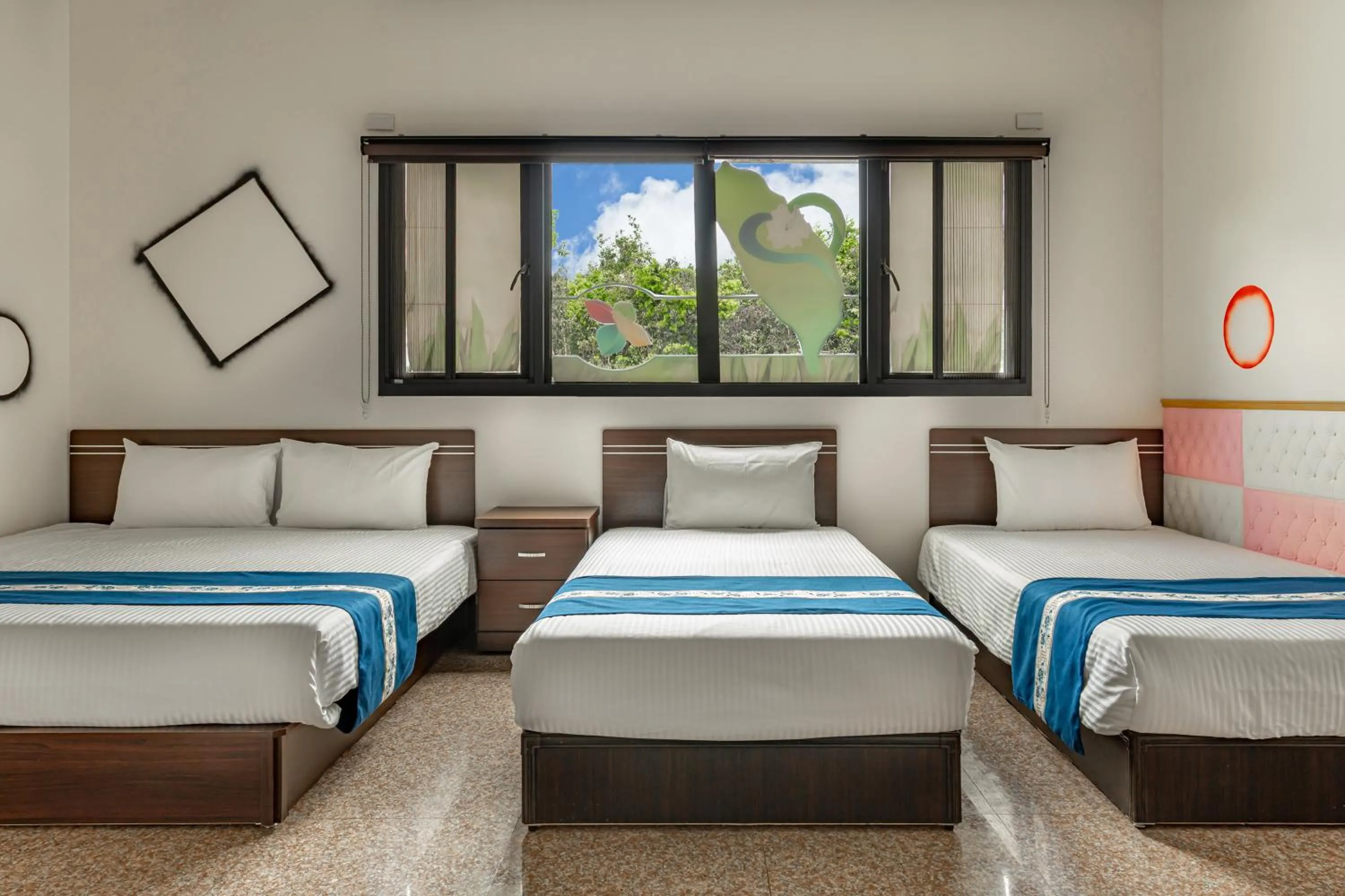 Bed in Sun Moon Lake Jinlongshan BnB
