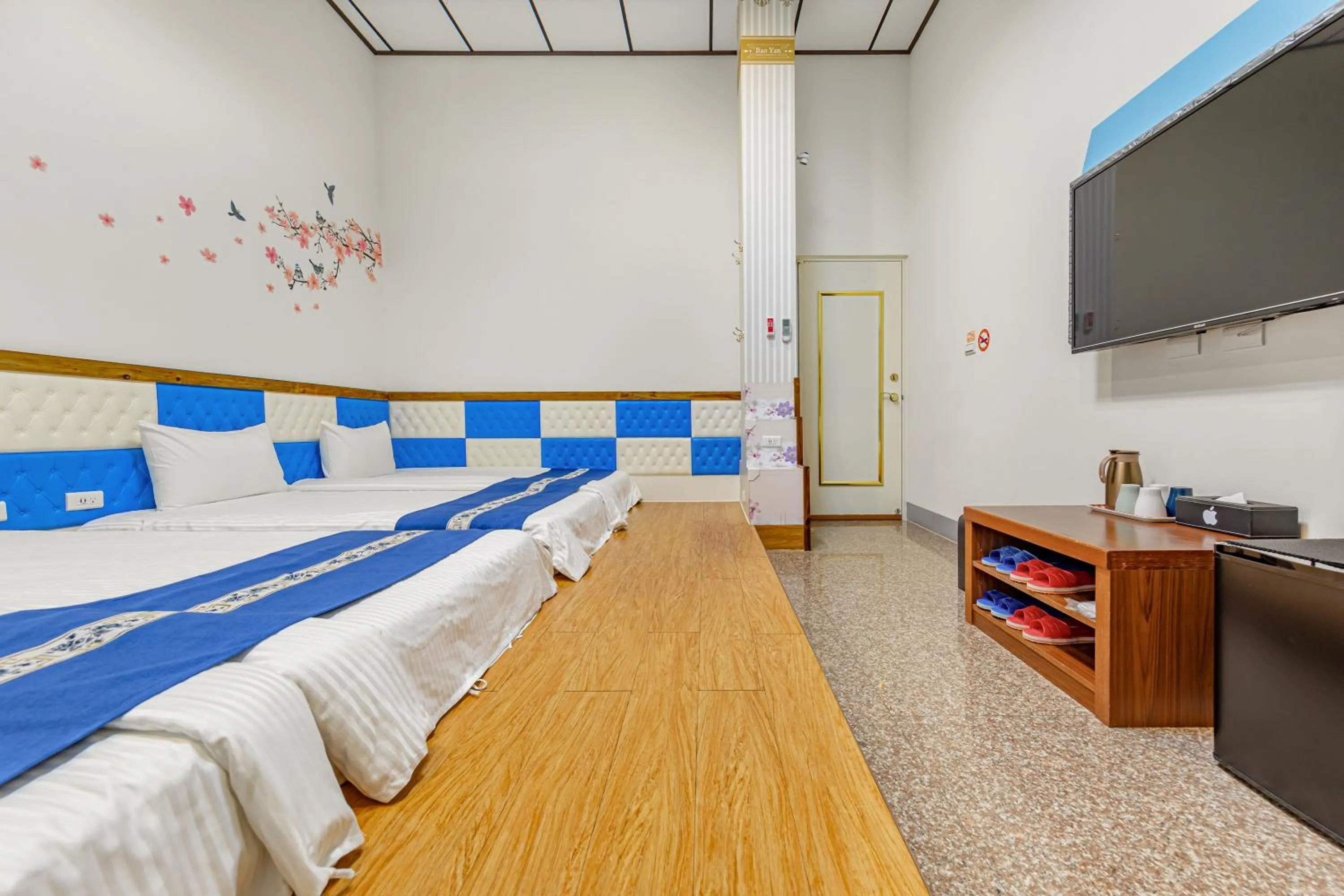 Bed in Sun Moon Lake Jinlongshan BnB