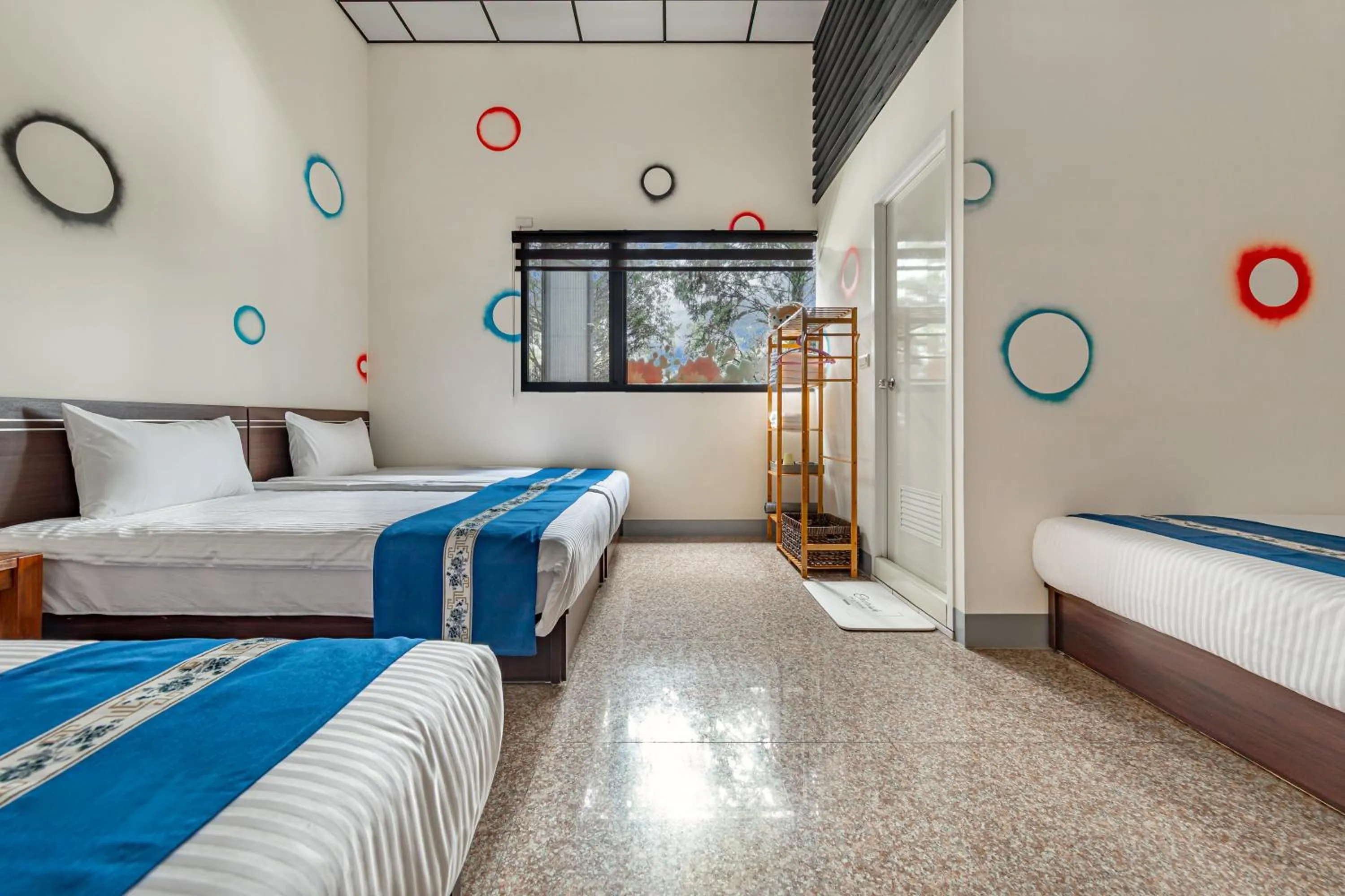 Bed in Sun Moon Lake Jinlongshan BnB