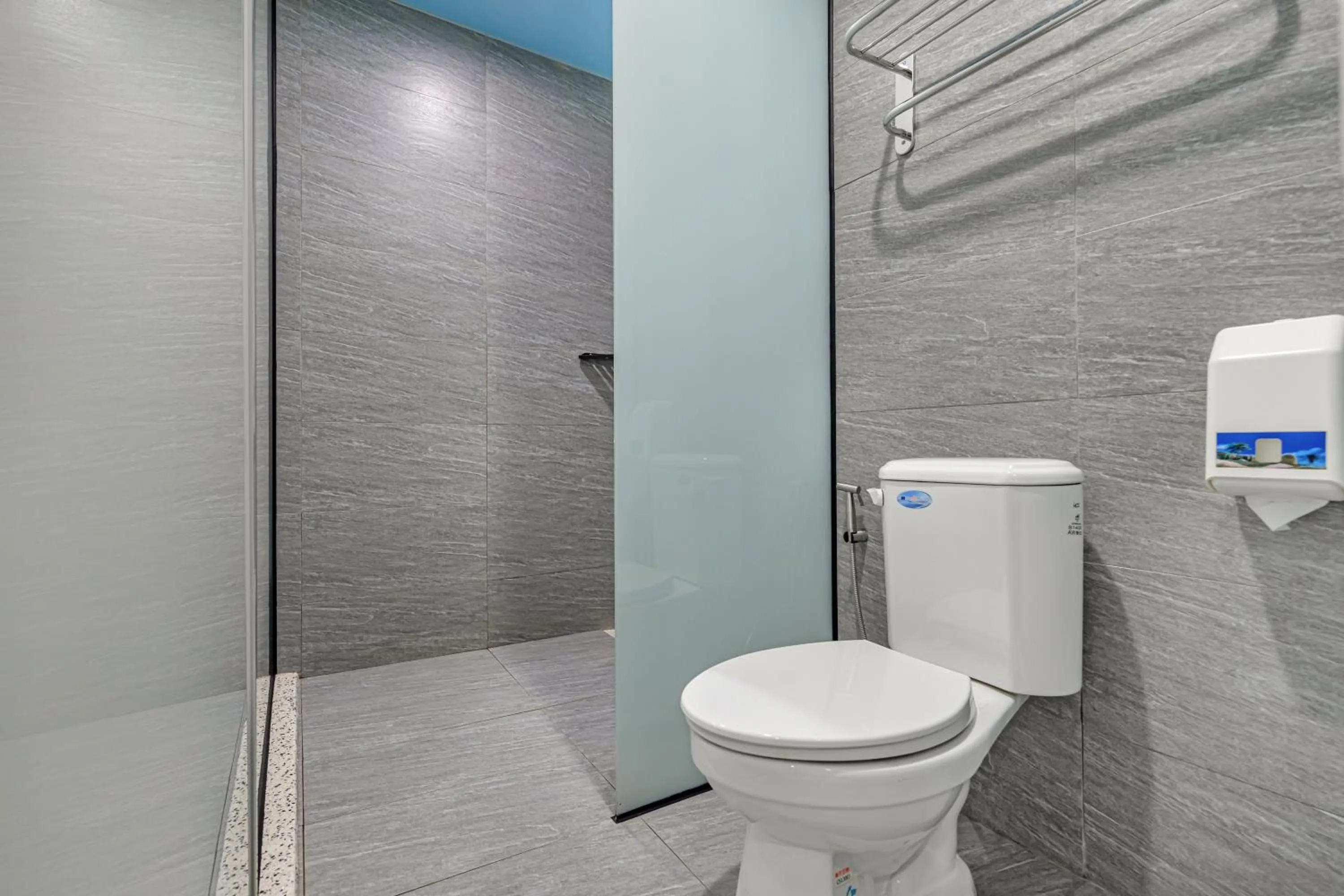 Shower in Sun Moon Lake Jinlongshan BnB