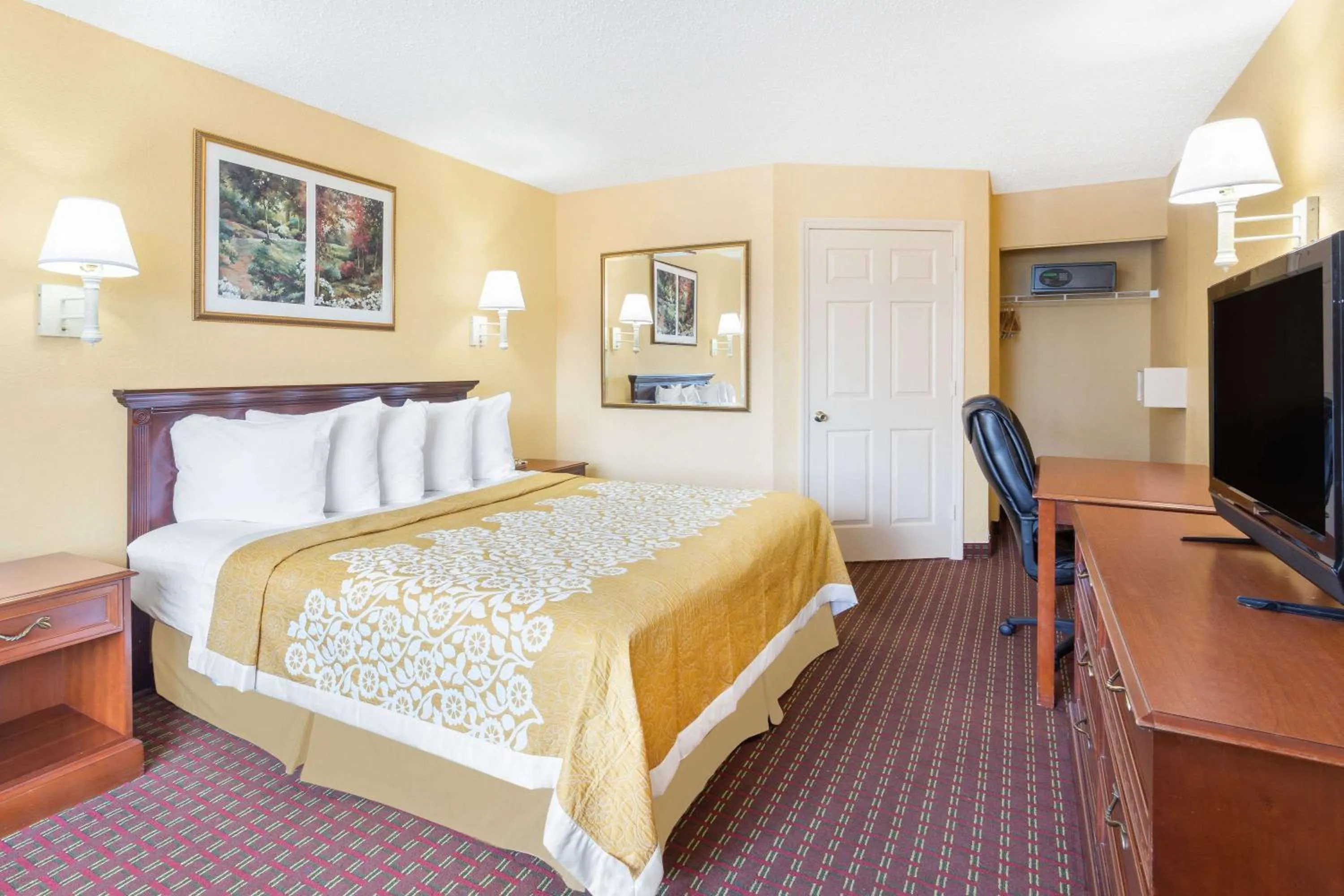 Bedroom, Bed in Quality Inn Orlando-Near Universal Blvd