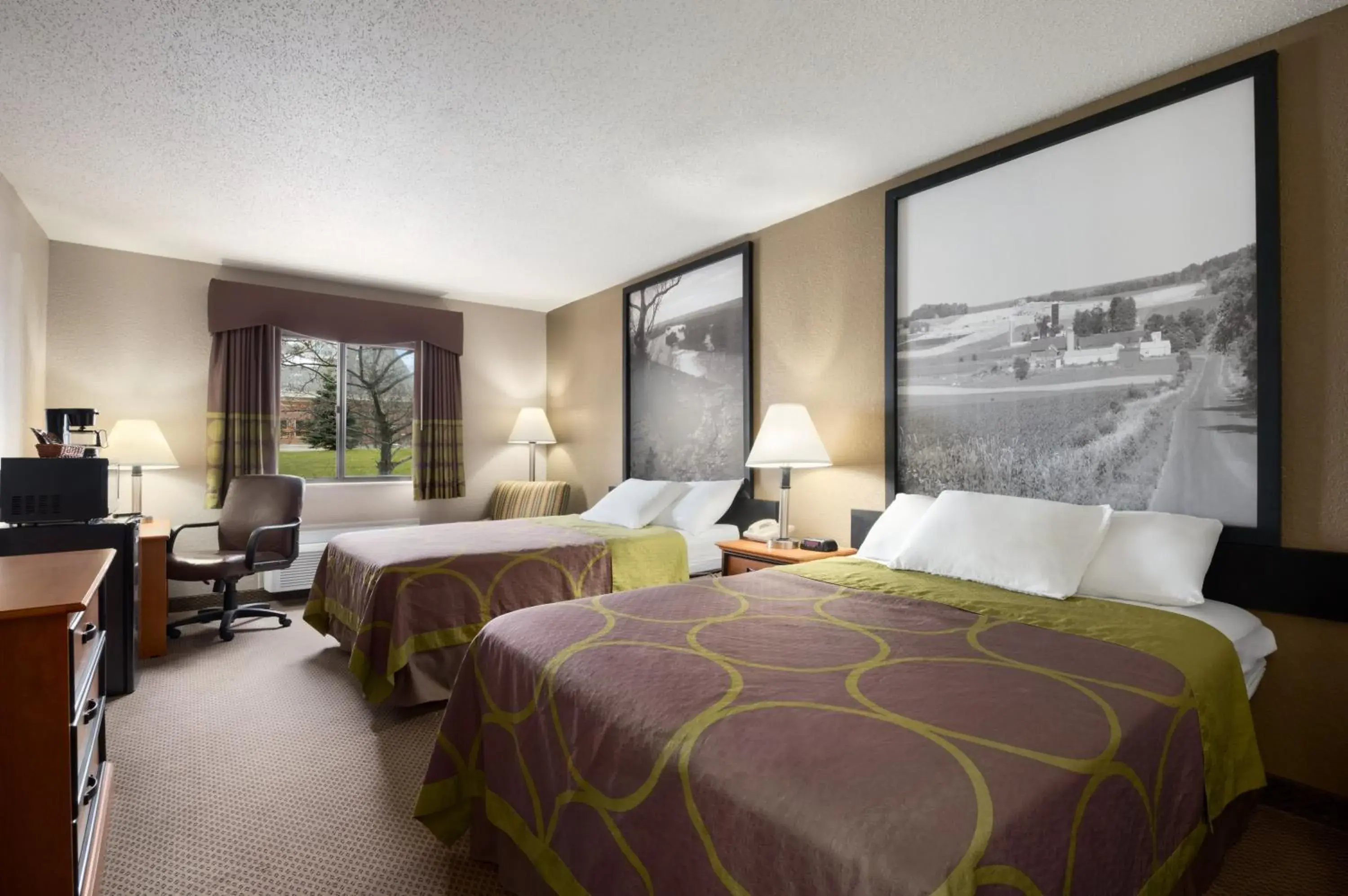 Double Room with Two Double Beds - Non-Smoking in Super 8 by Wyndham Green Bay I-43 Bus. Park Double Room with Two Double Beds - Non-Smoking in Super 8 by Wyndham Green Bay I-43 Bus. Park