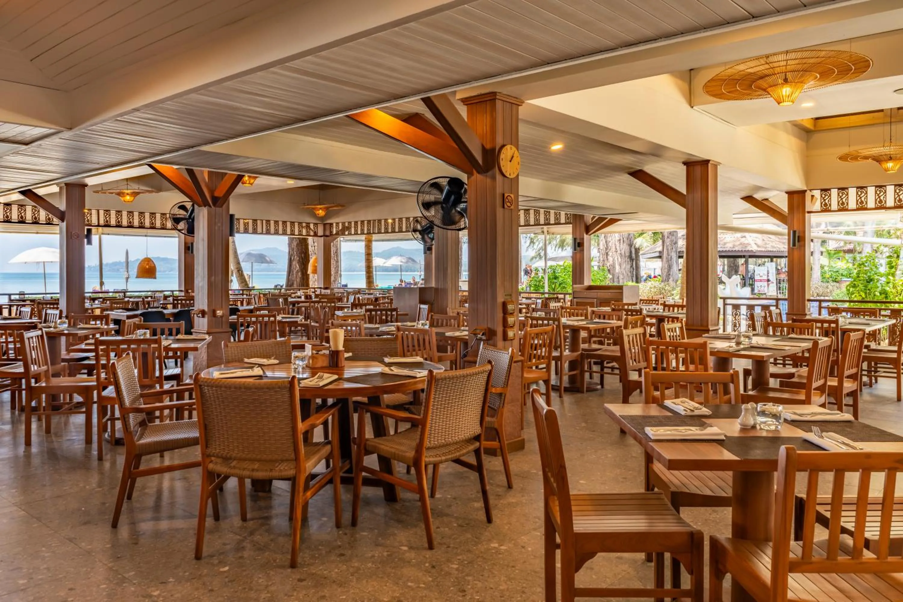 Restaurant/places to eat in Best Western Premier Bangtao Beach Resort & Spa