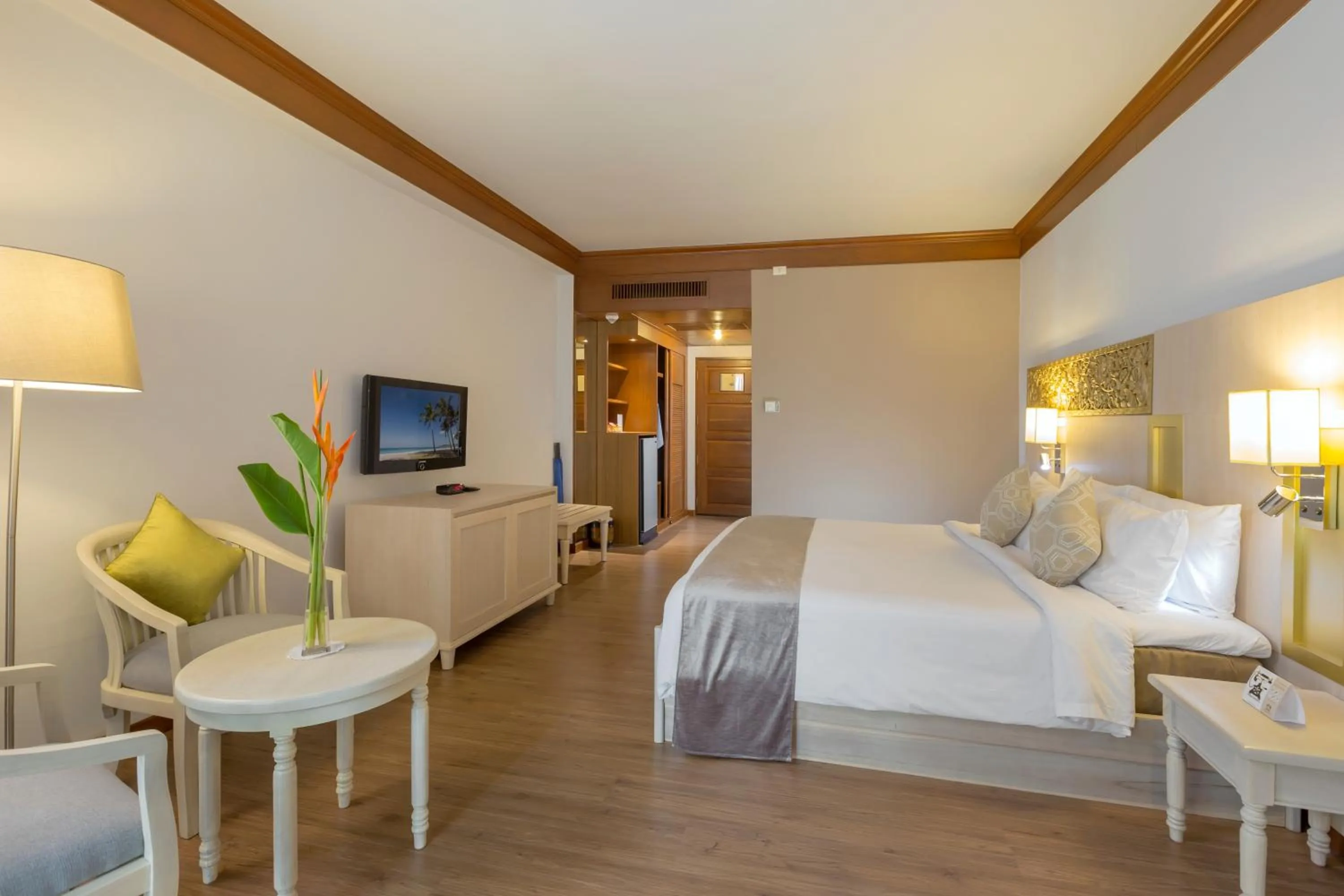 Bed in Best Western Premier Bangtao Beach Resort & Spa