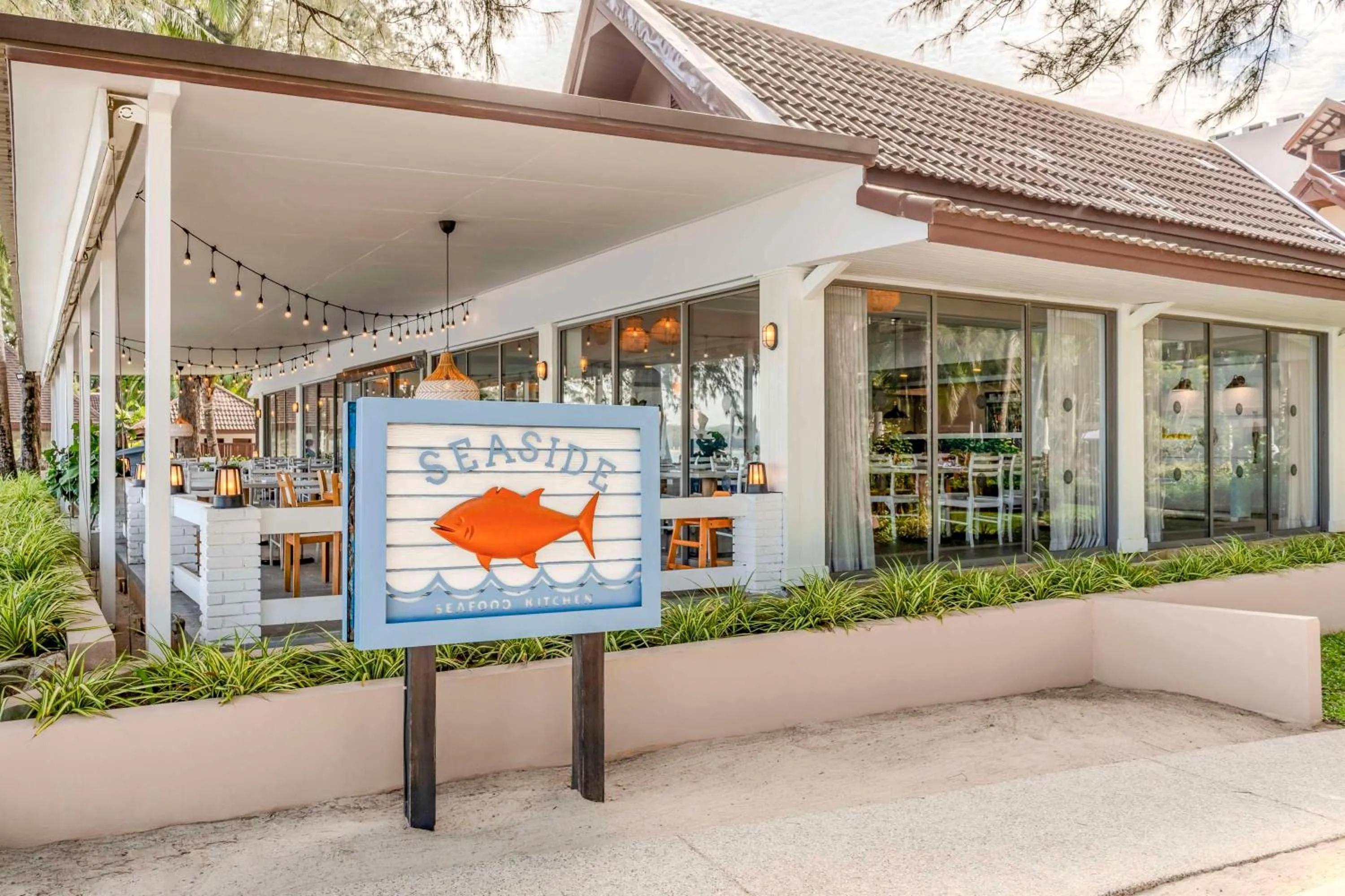 Restaurant/places to eat in Best Western Premier Bangtao Beach Resort & Spa