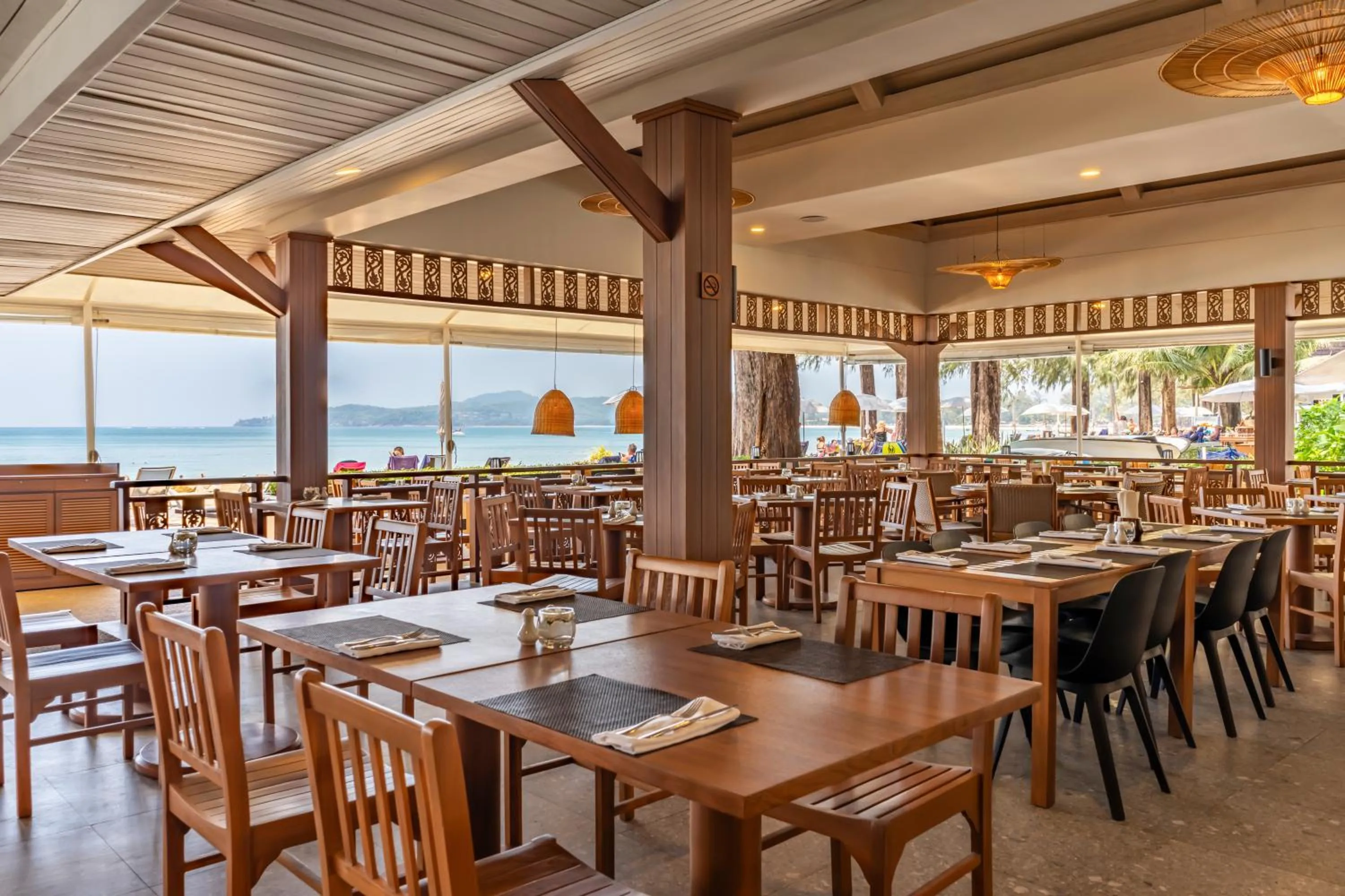 Restaurant/places to eat in Best Western Premier Bangtao Beach Resort & Spa