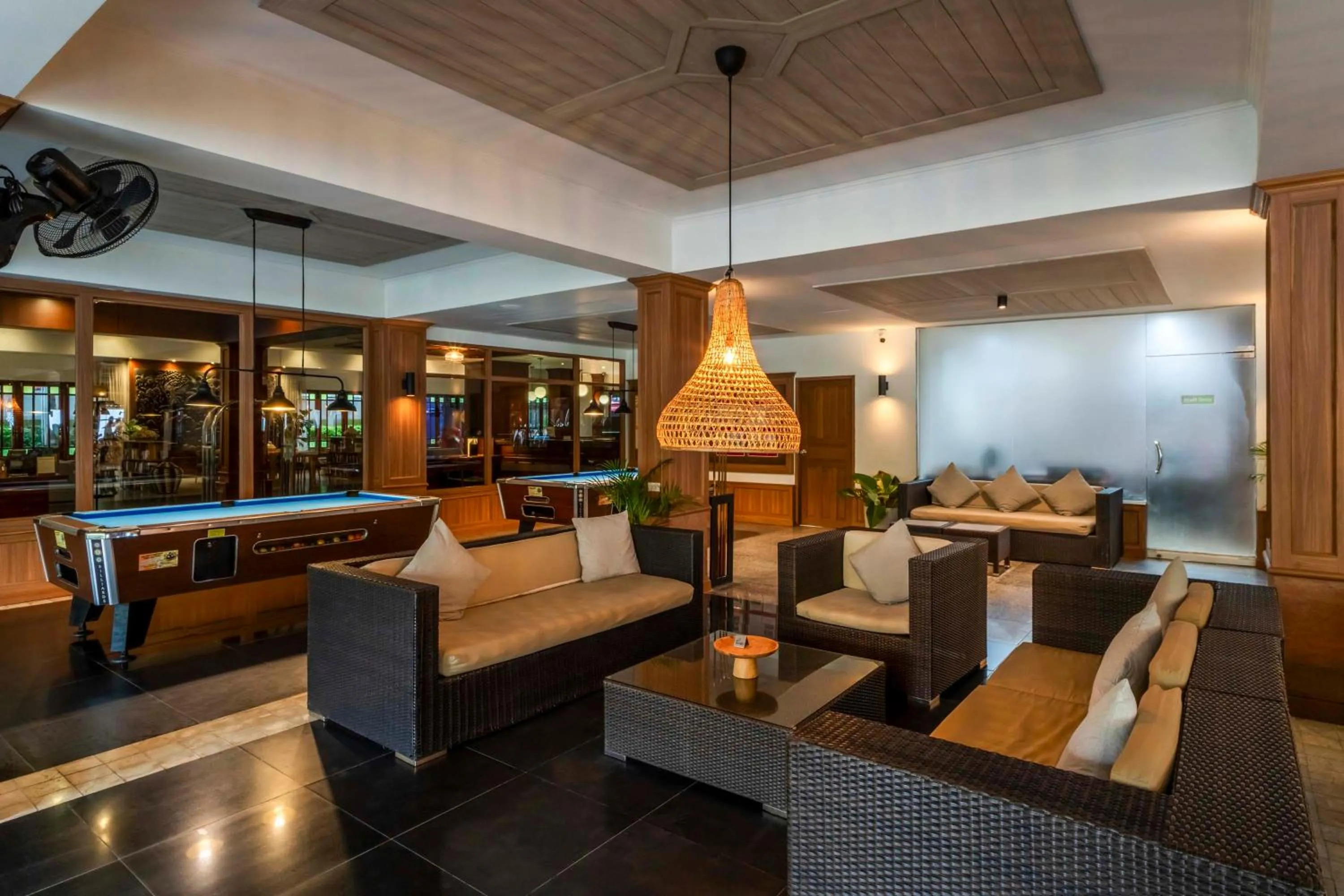 Lounge or bar in Best Western Premier Bangtao Beach Resort & Spa