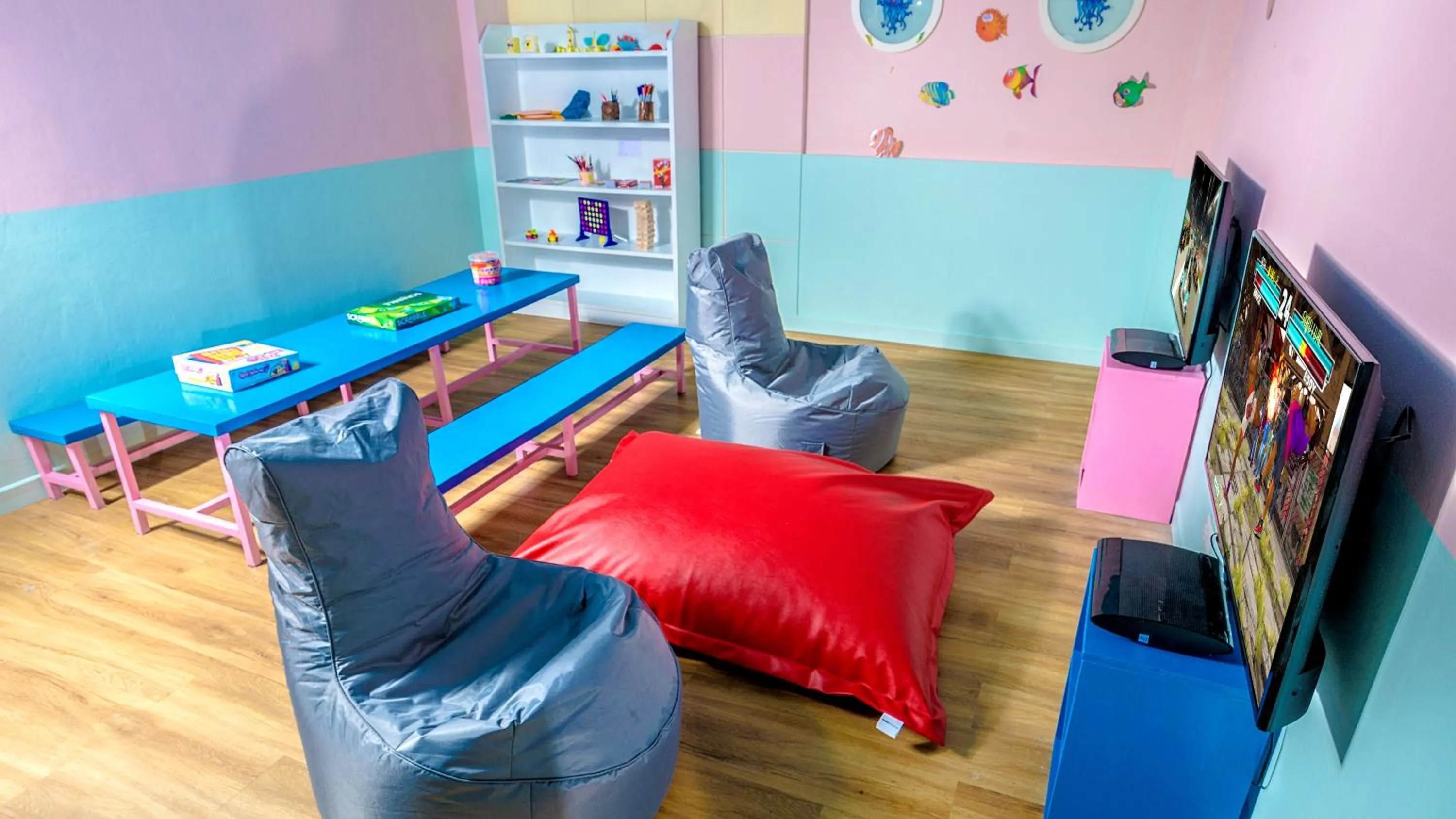 Kids's club, Bed in Best Western Premier Bangtao Beach Resort & Spa